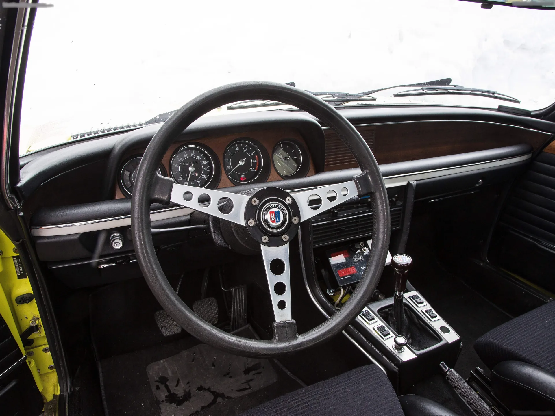 BMW 3.0 CSL (1972) – interiér