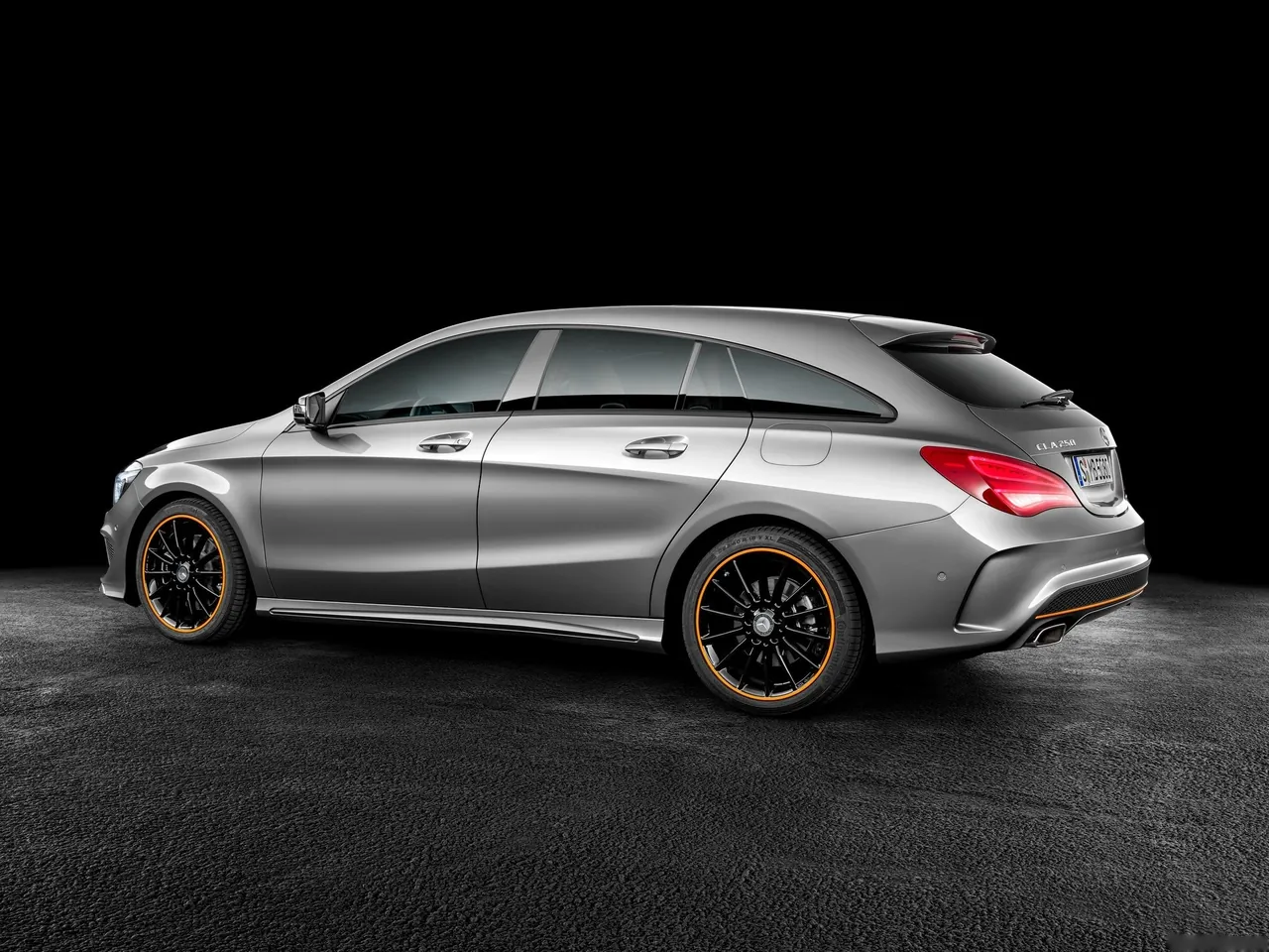 Mercedes-Benz CLA Shooting Brake (2016) - Rear Three-Quarter
