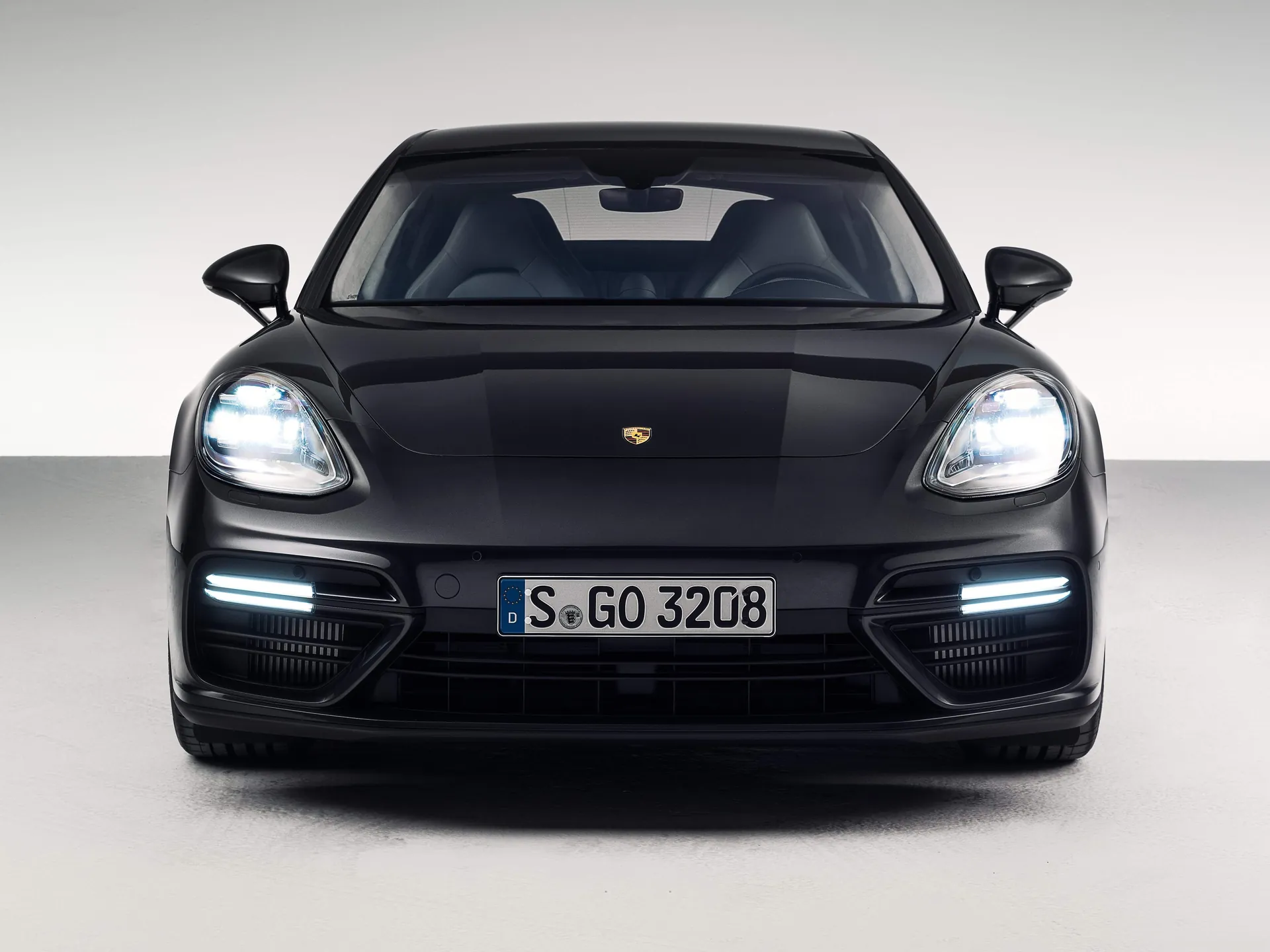 Porsche Panamera (2017) – zepředu