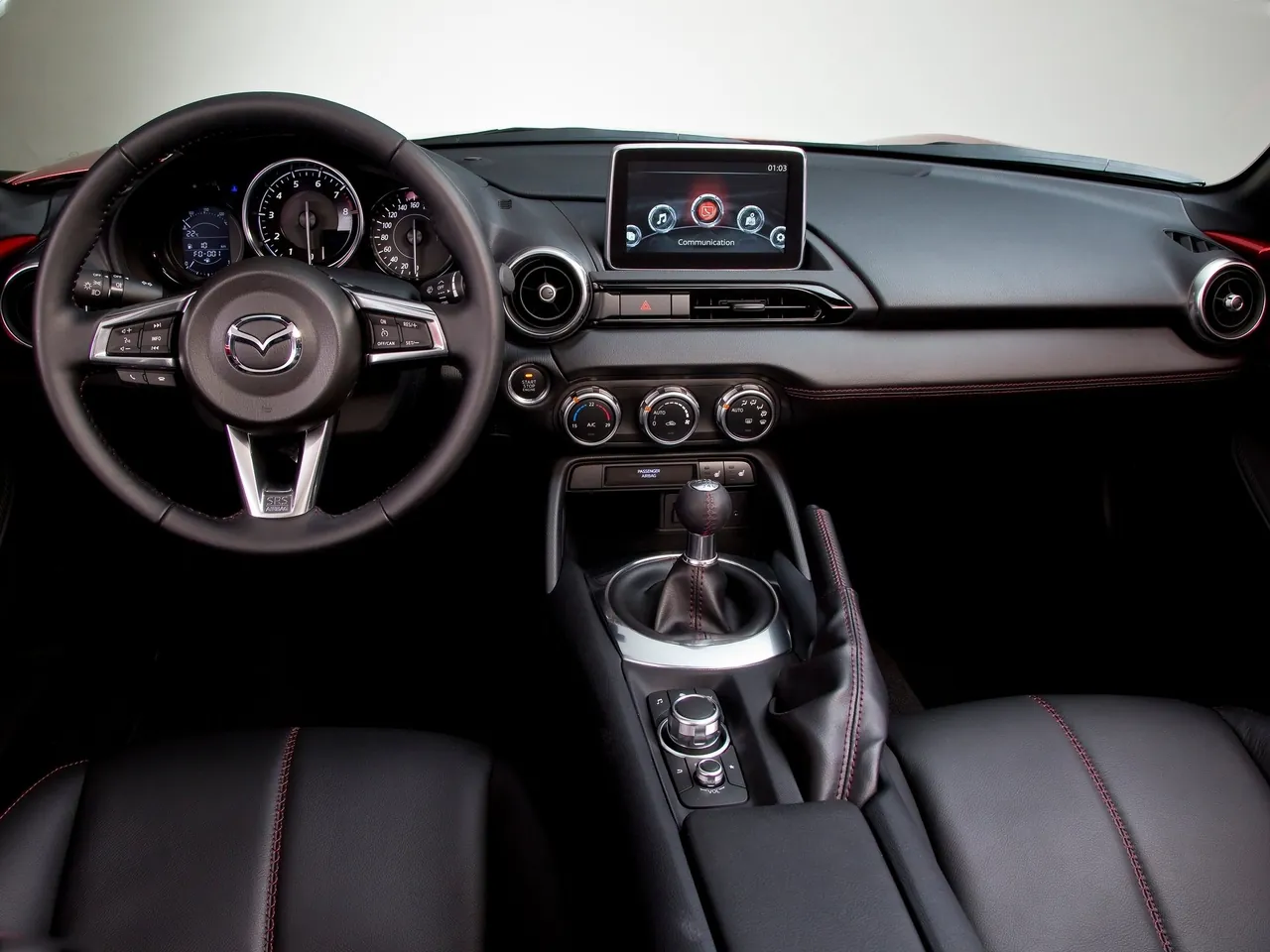Mazda MX-5 (2016) – interiér