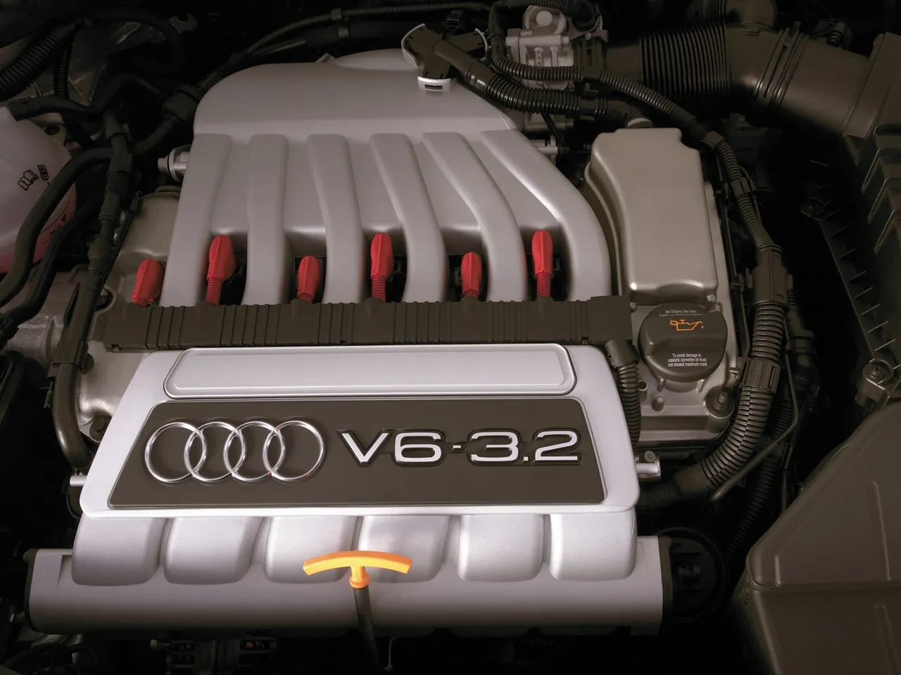Audi TT Coupe (2007) – motorový prostor