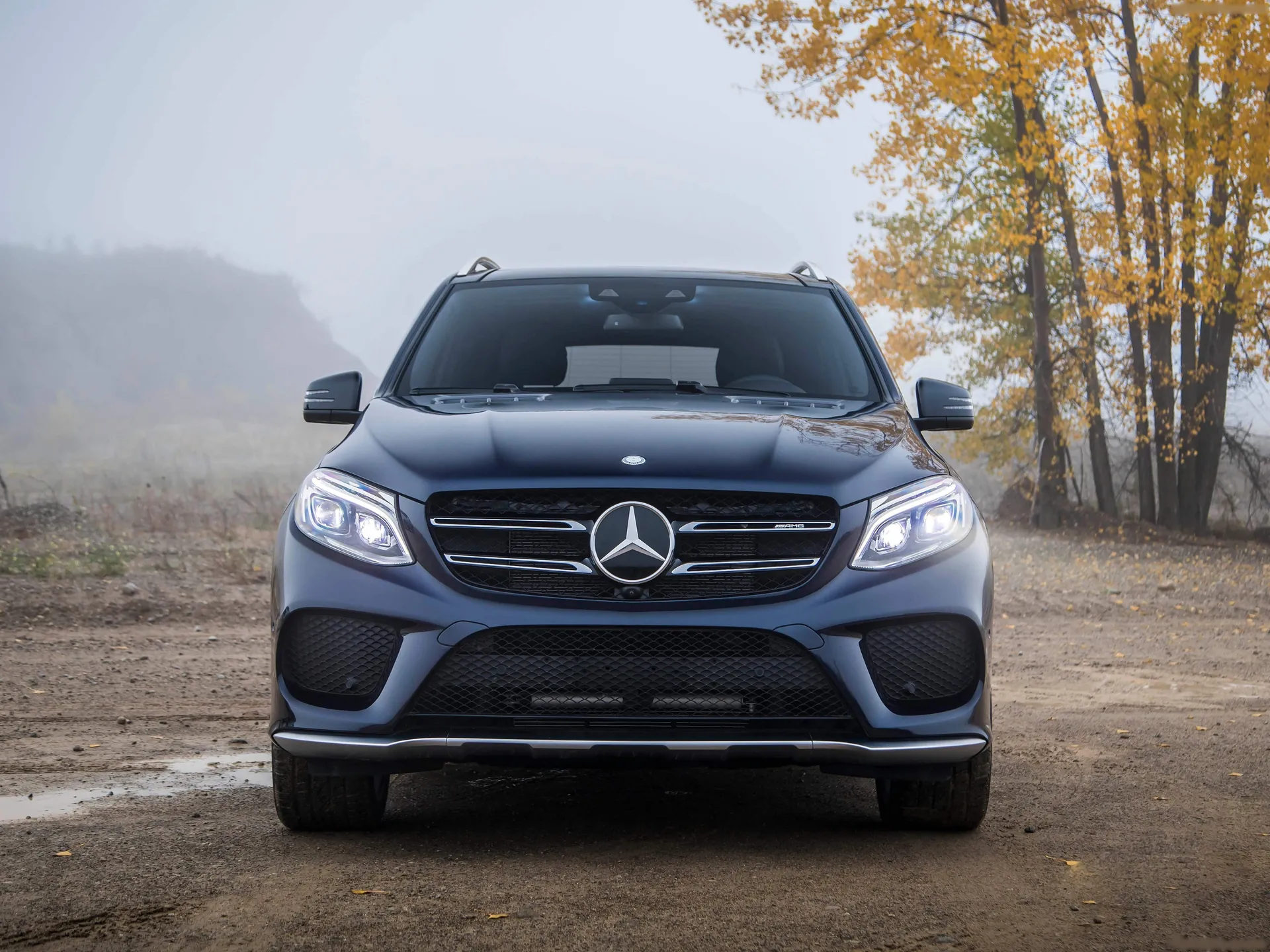 Mercedes-Benz GLE43 AMG [US] (2017) - Front