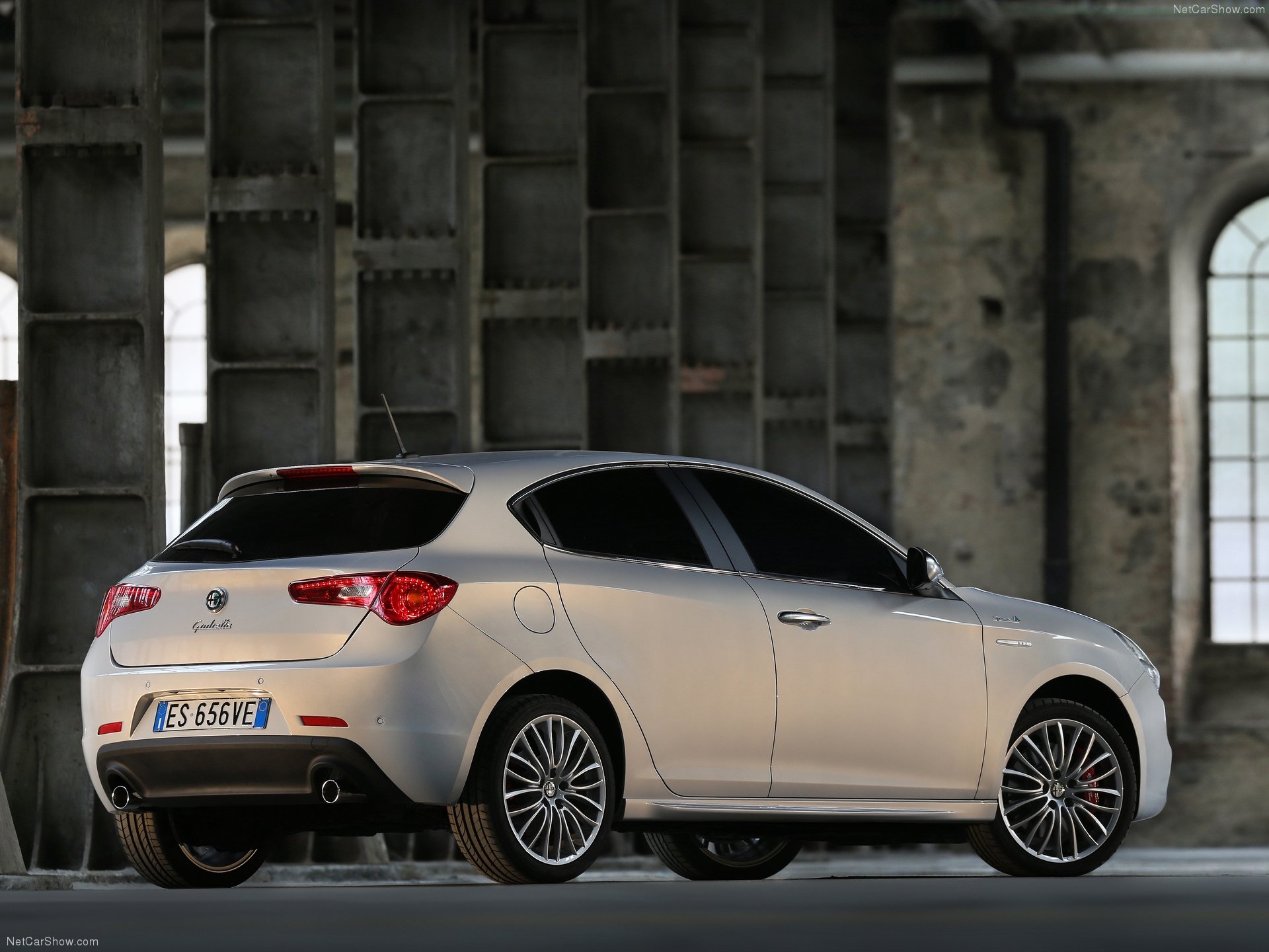 Alfa Romeo Giulietta (2014) - Rear Three-Quarter