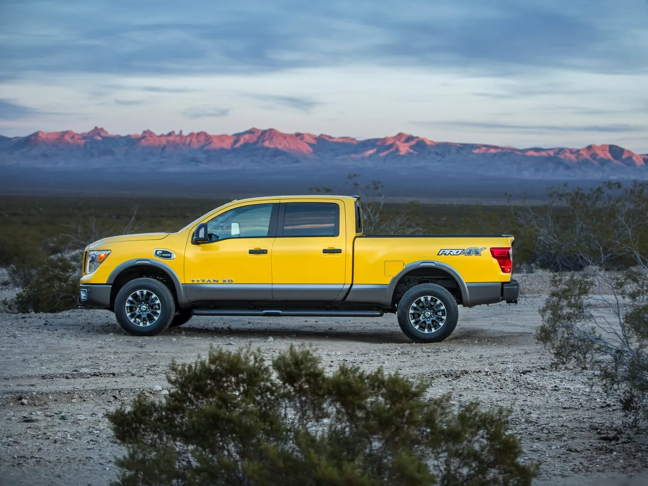 Nissan Titan XD (2016) – boční profil