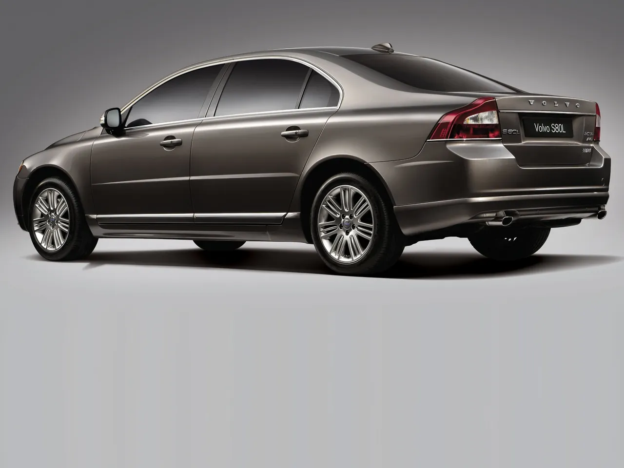 Volvo S80L (2010) – zadní tříčtvrteční pohled