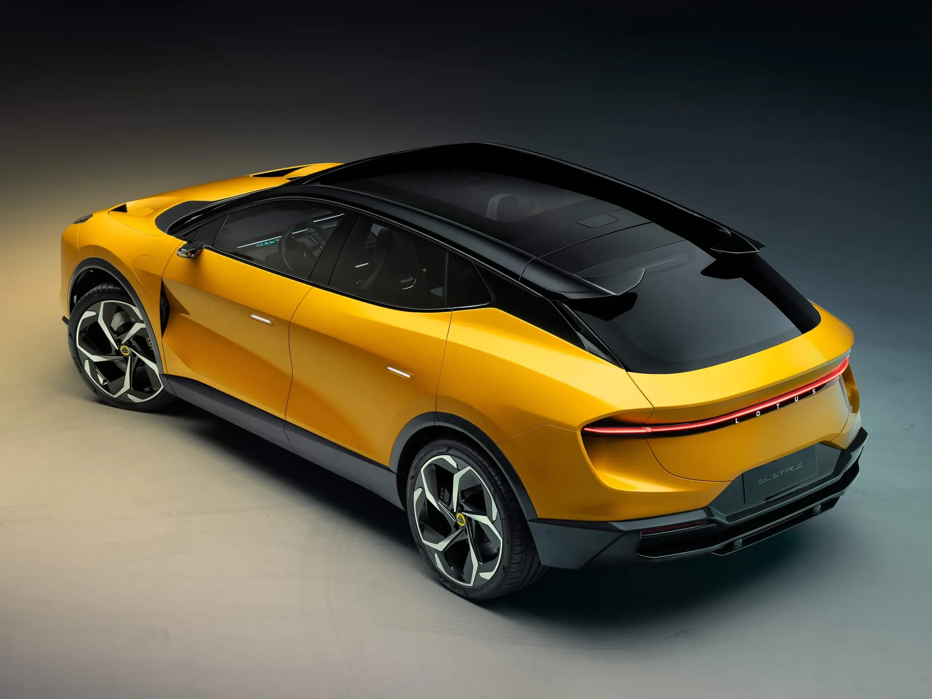 Lotus Eletre (2023) – zadní tříčtvrteční pohled