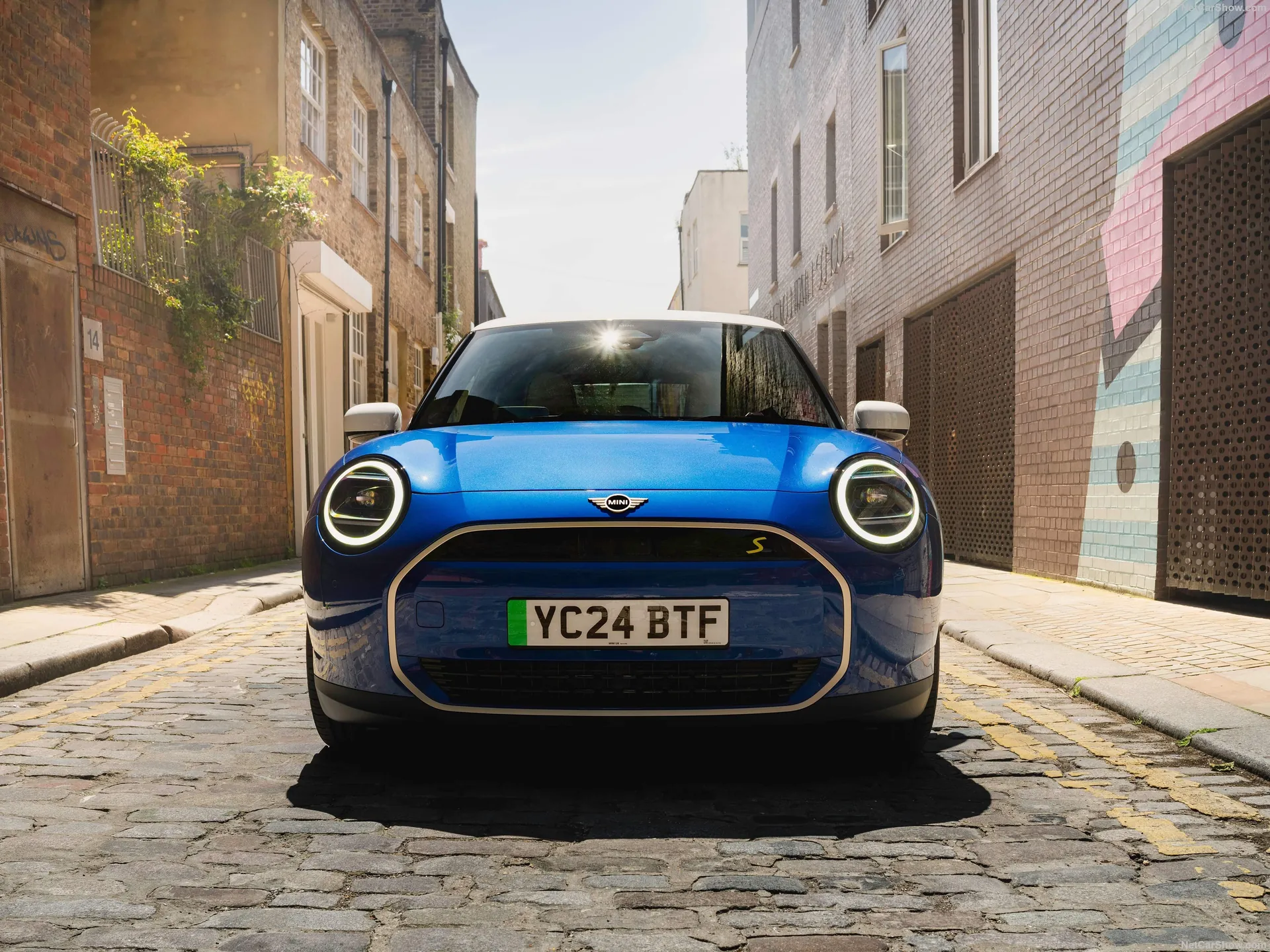 Mini Cooper SE [UK] (2024) – zepředu