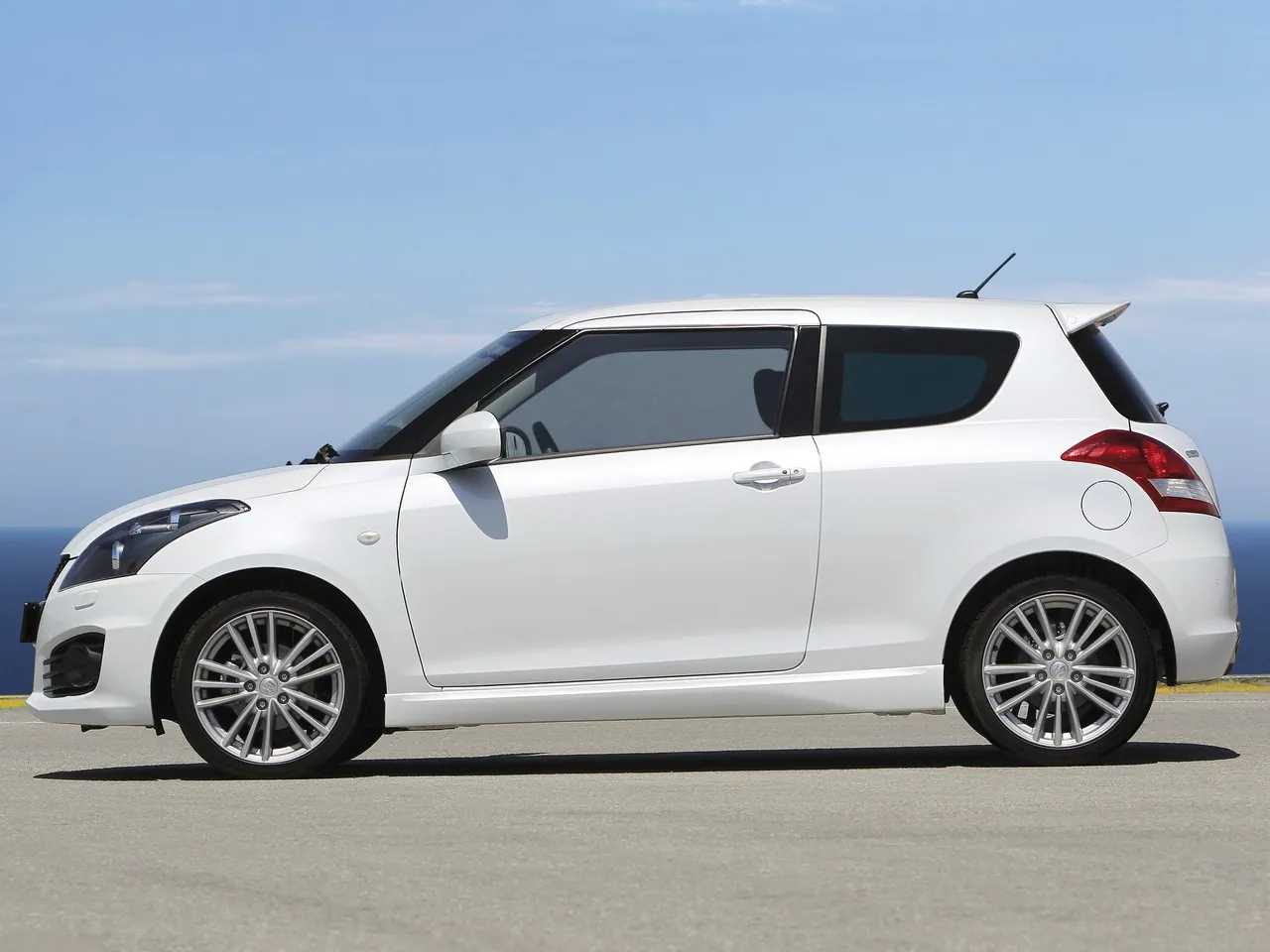Suzuki Swift Sport (2012) – boční profil