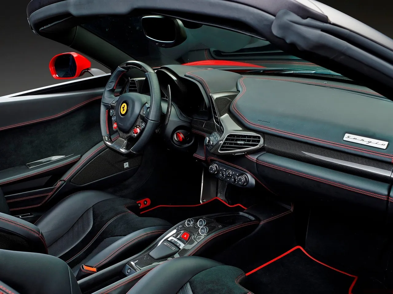 Ferrari Sergio (2015) – interiér