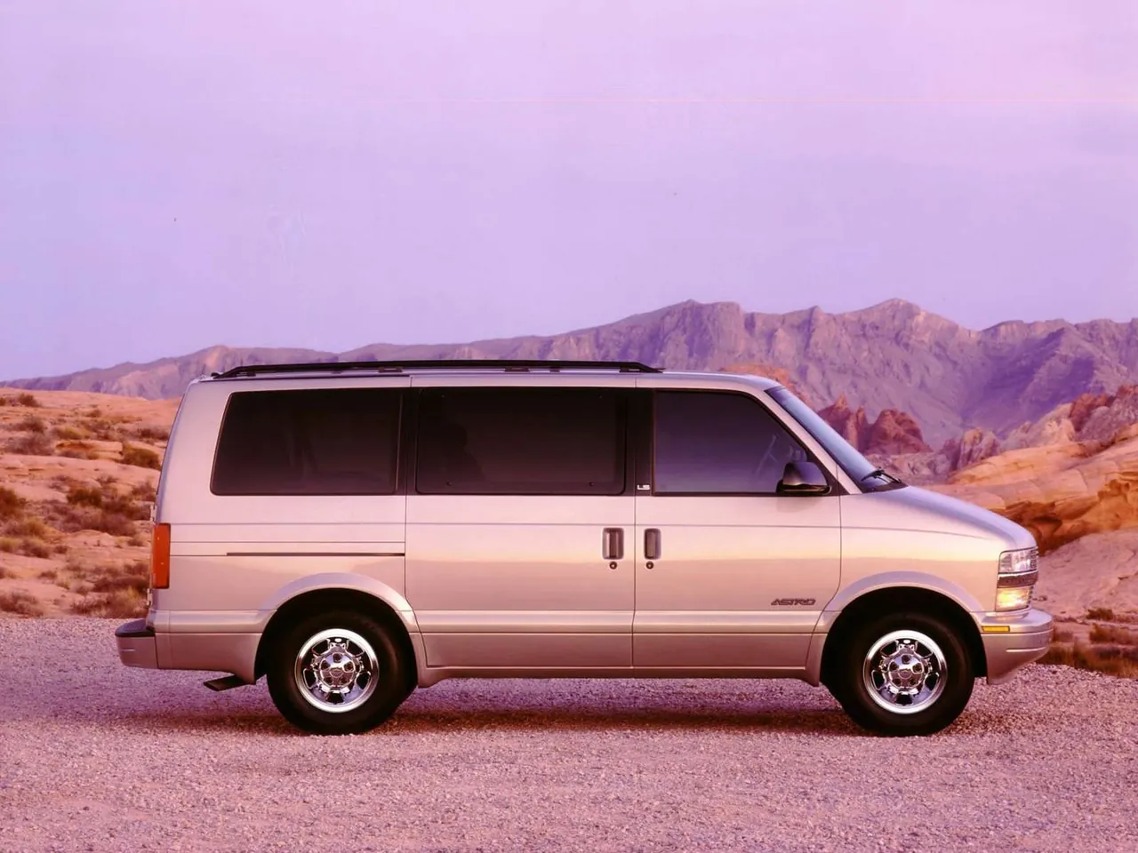 Chevrolet Astro (1999) – boční profil