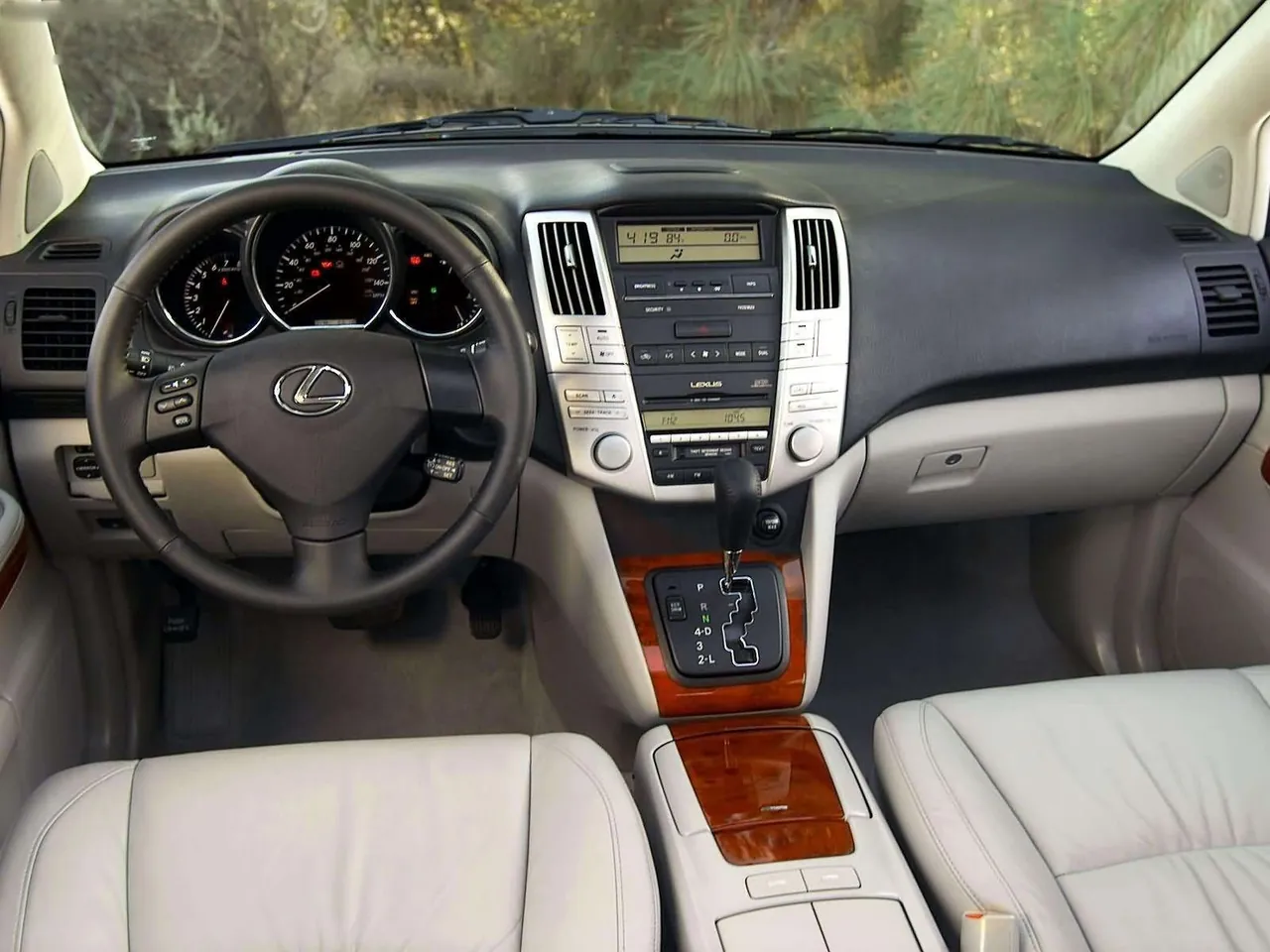 Lexus RX330 (2004) – interiér