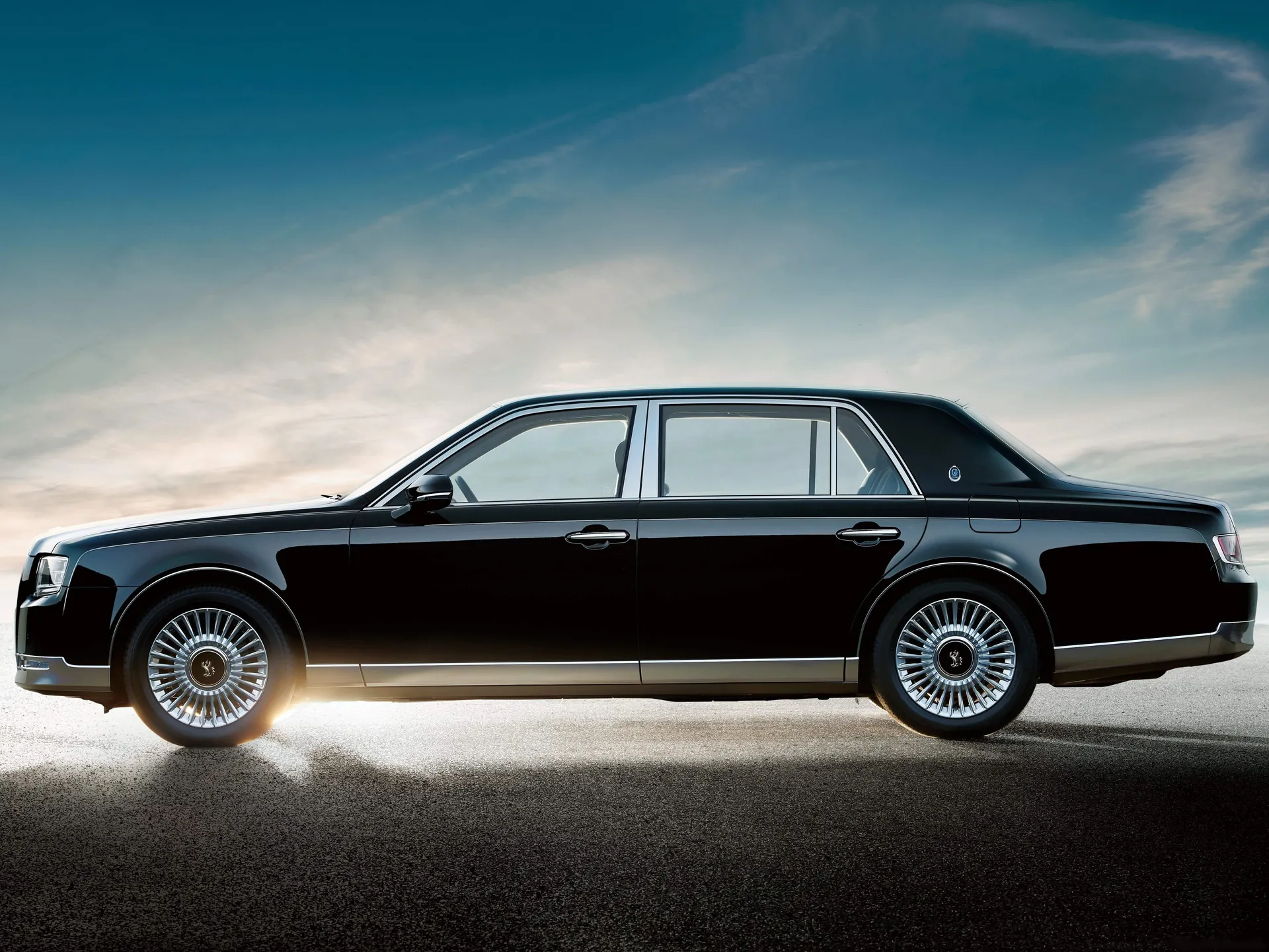 Toyota Century (2018) – boční profil