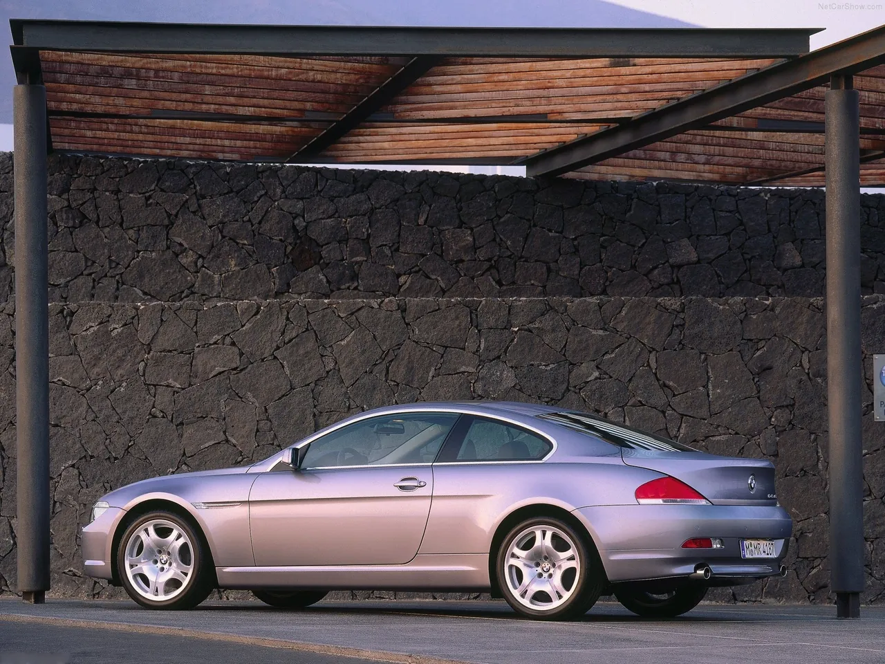 BMW 645Ci (2004) – zadní tříčtvrteční pohled