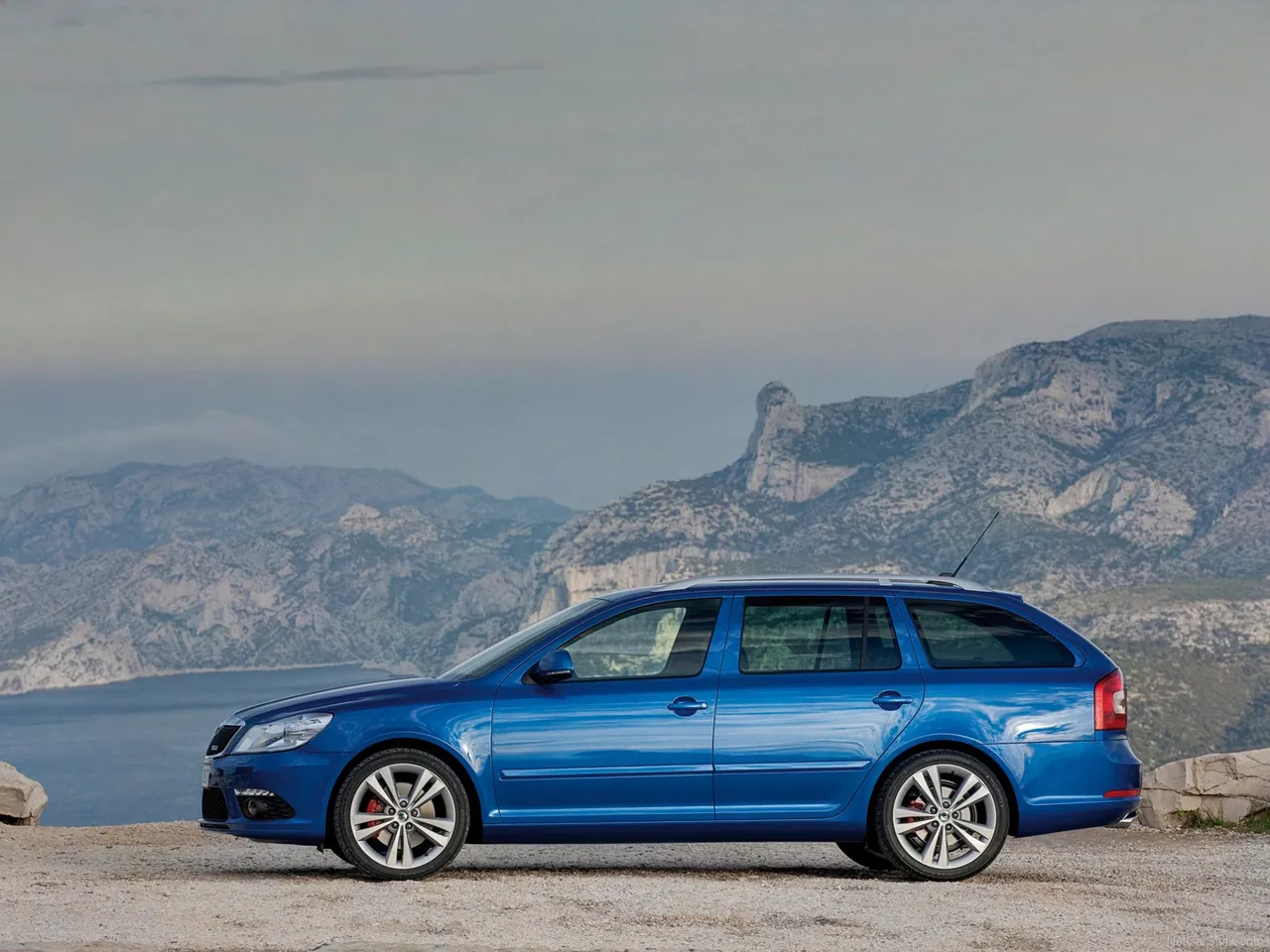 Skoda Octavia RS Combi (2010) – boční profil