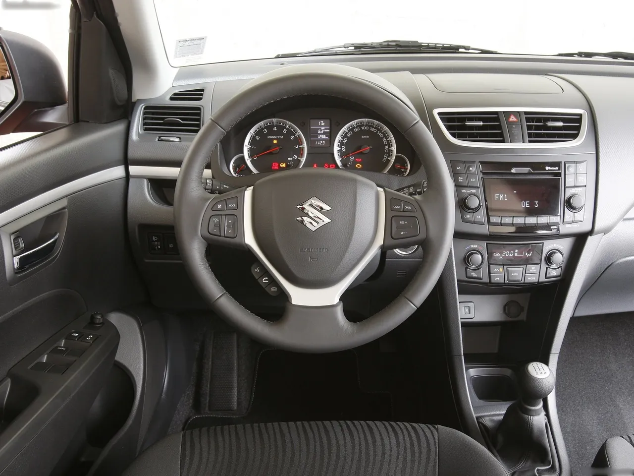 Suzuki Swift (2011) – interiér