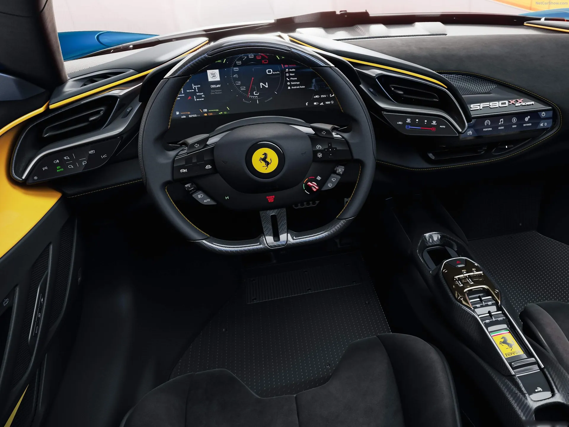 Ferrari SF90 XX Spider (2024) – interiér