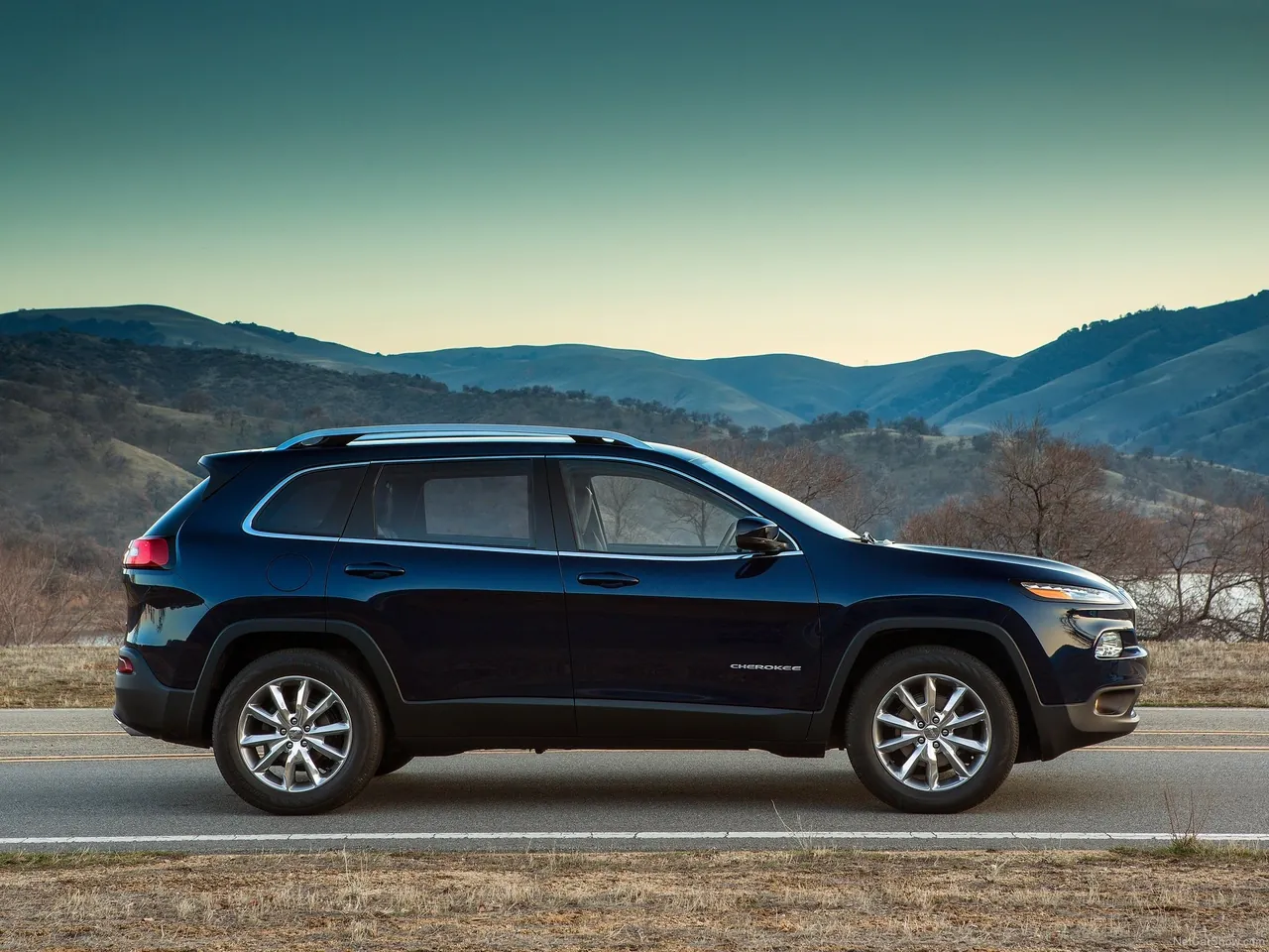 Jeep Cherokee (2014) – boční profil