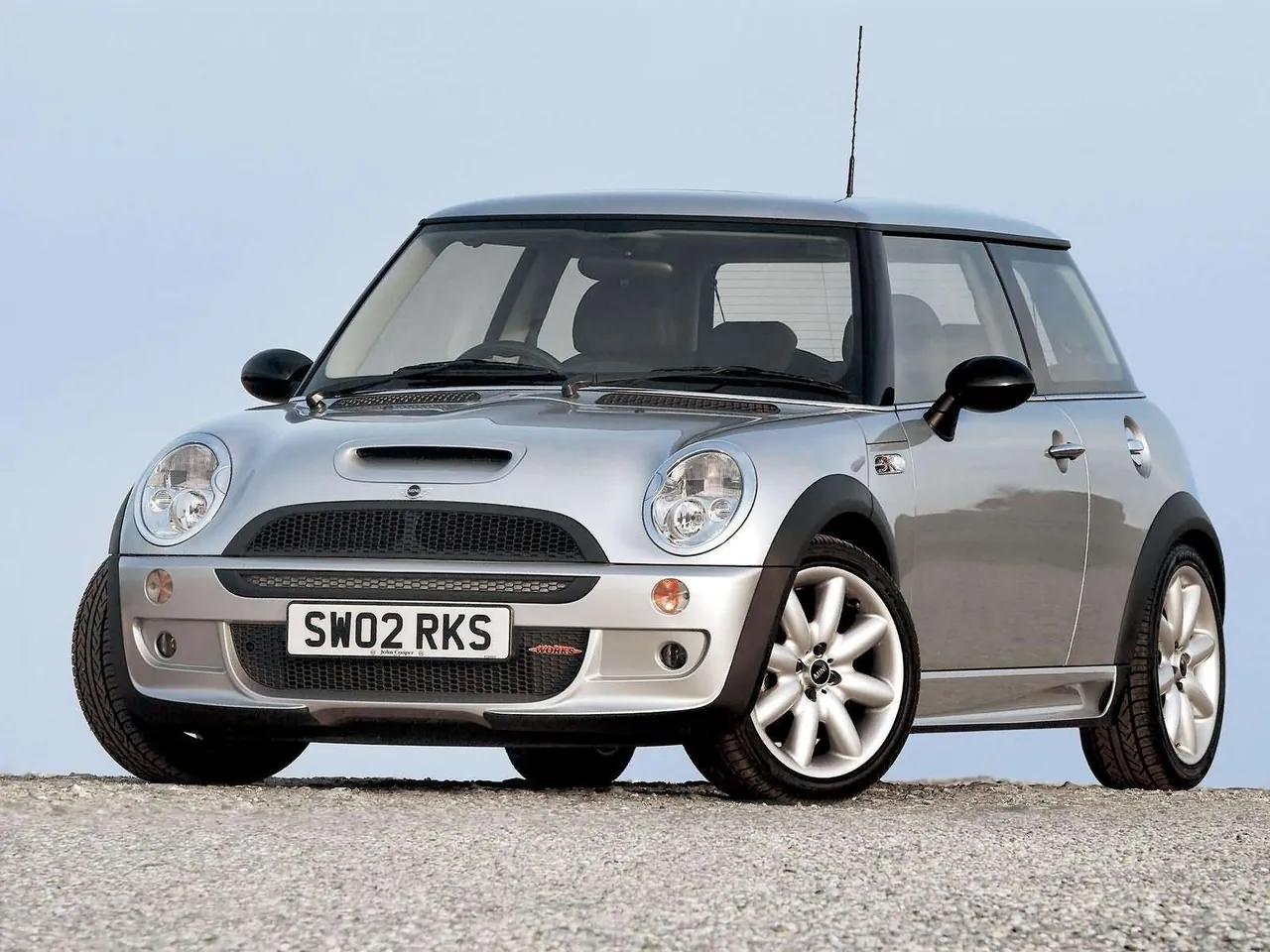 Mini Cooper S John Cooper Works with Aerodynamic Kit (2003)
