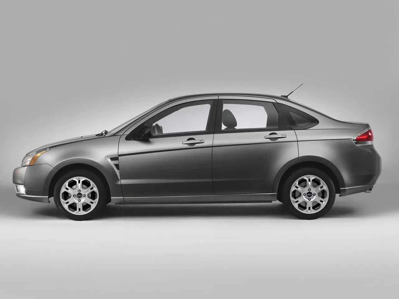 Ford Focus (2008) – boční profil