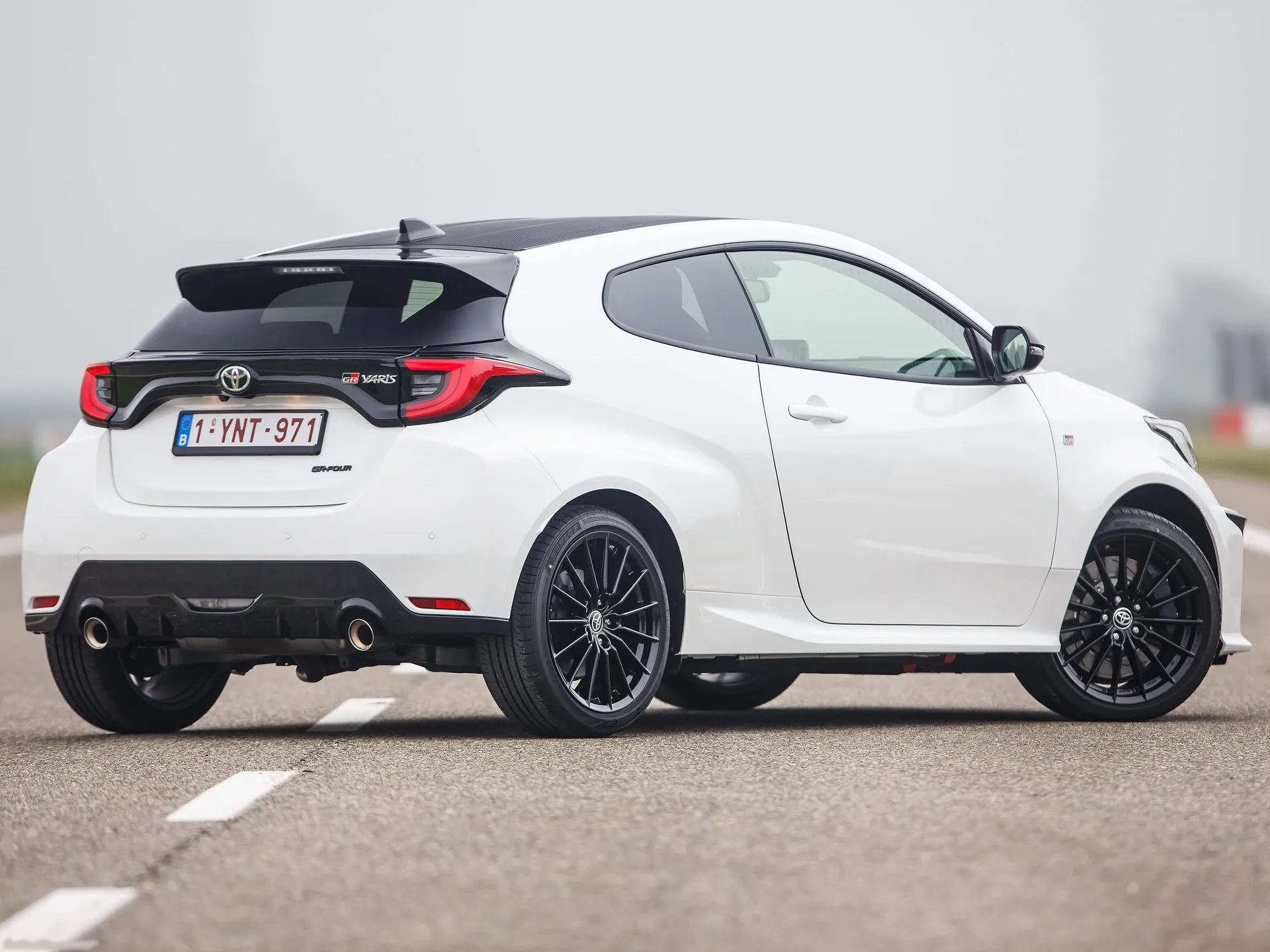 Toyota GR Yaris (2021) – zadní tříčtvrteční pohled