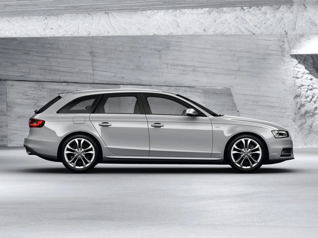 Audi S4 Avant (2013) – boční profil