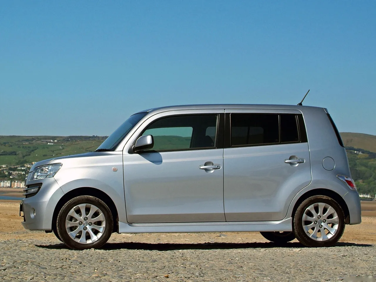 Daihatsu Materia (2008) – boční profil