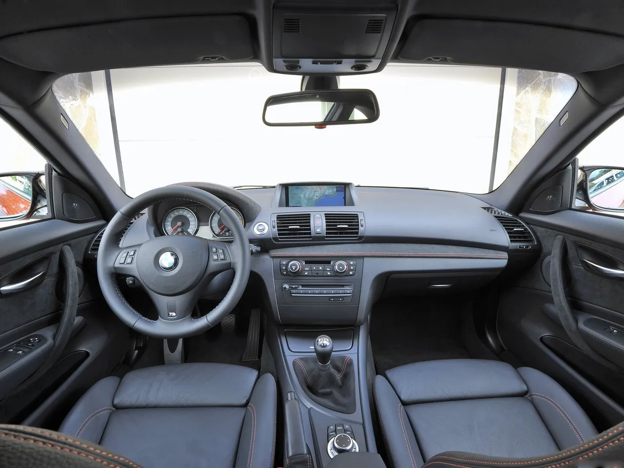 BMW 1-Series M Coupe (2011) – interiér