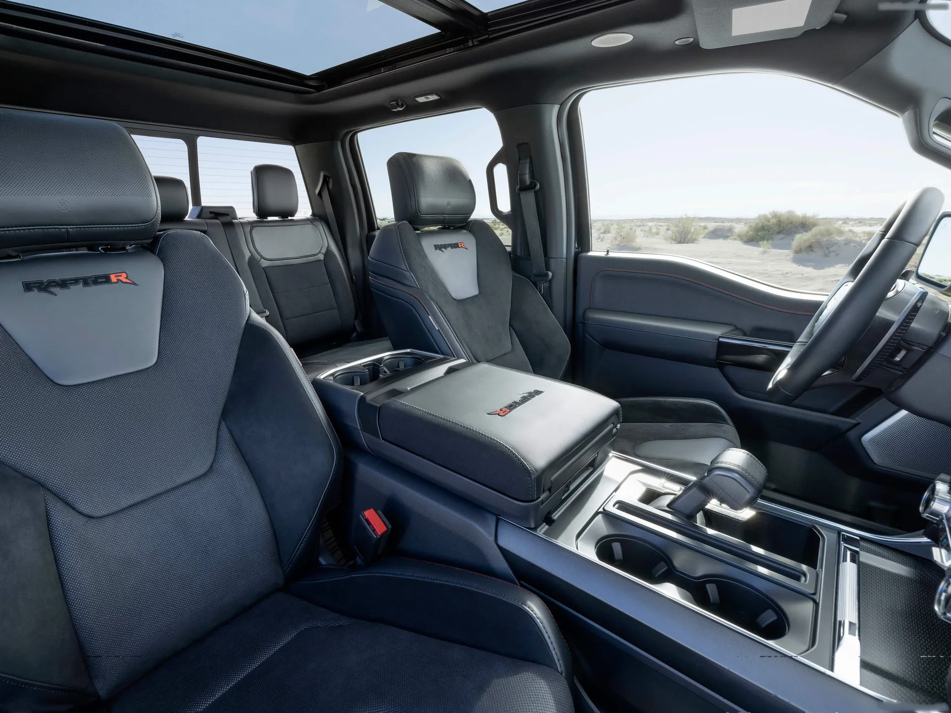 Ford F-150 Raptor R (2023) – interiér