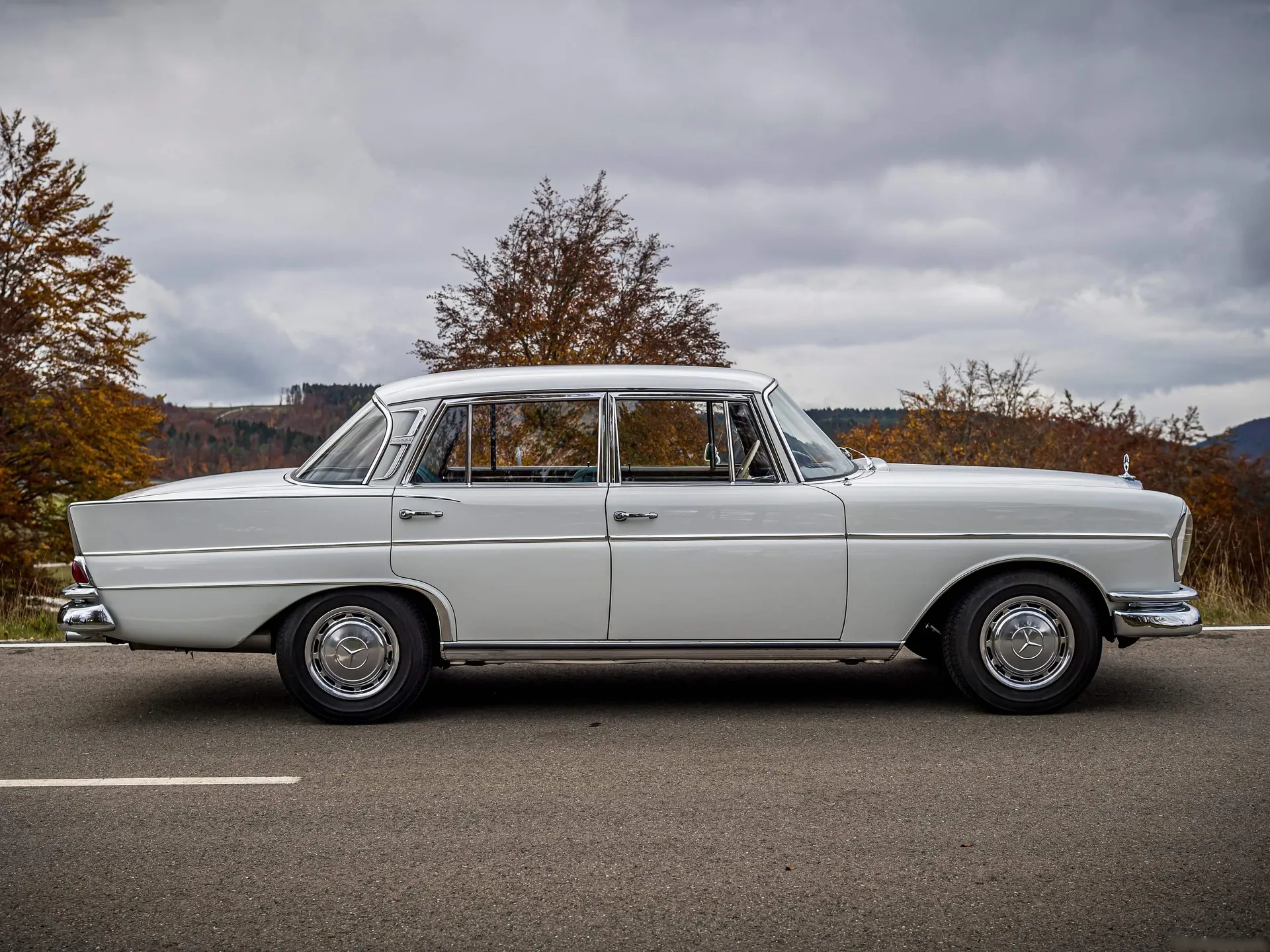 Mercedes-Benz 300 SE W112 (1961) - Side Profile