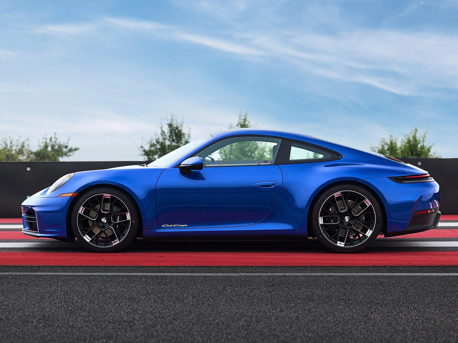 Porsche 911 Carrera T Club Coupe (2026) – boční profil