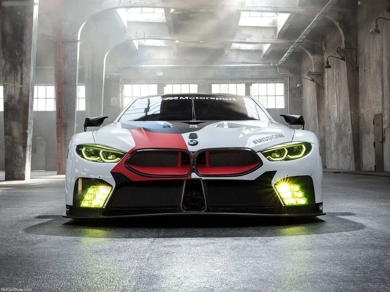 BMW M8 GTE Racecar (2018) – zepředu