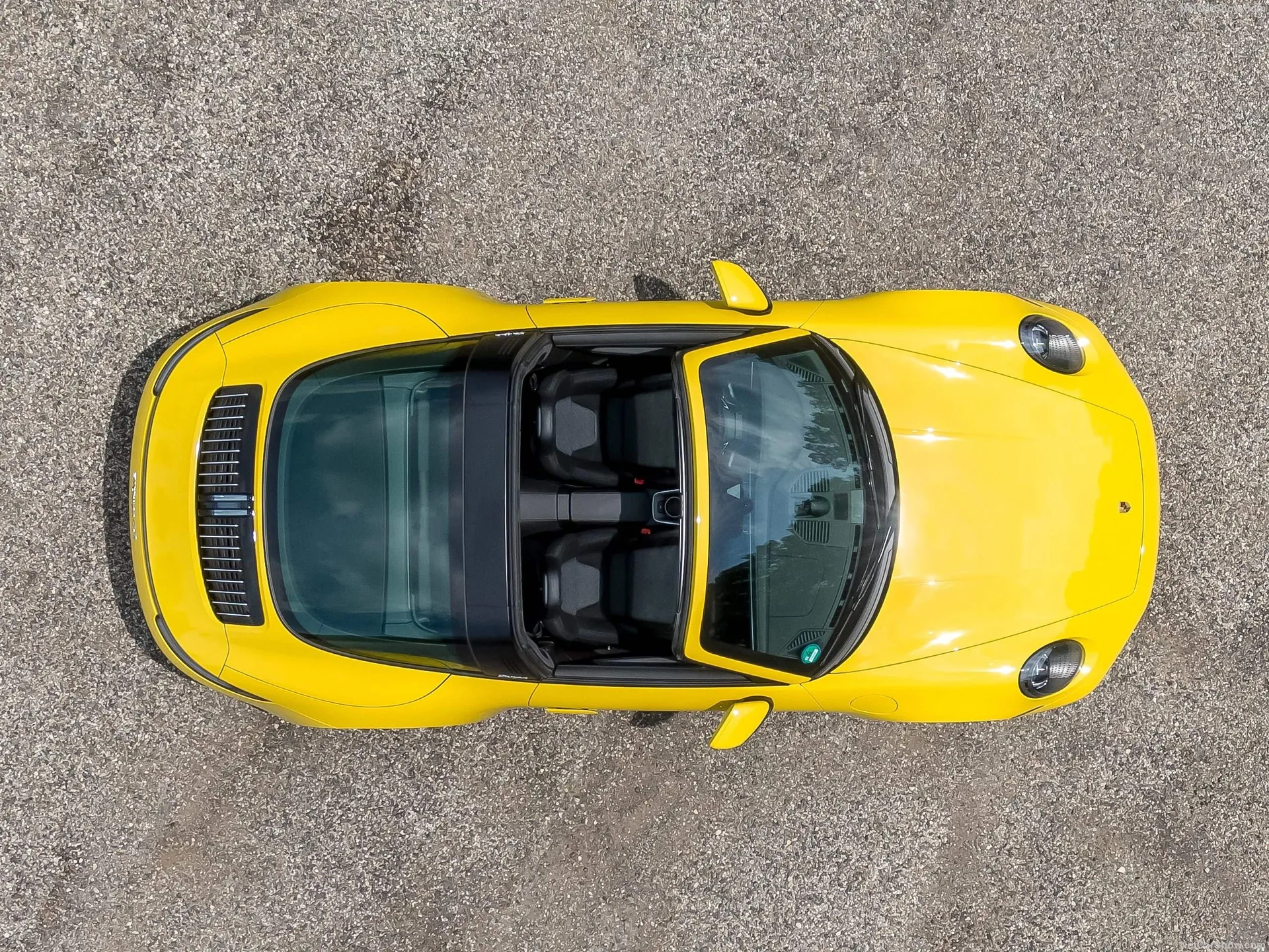Porsche 911 Targa 4S (2021) – pohled shora