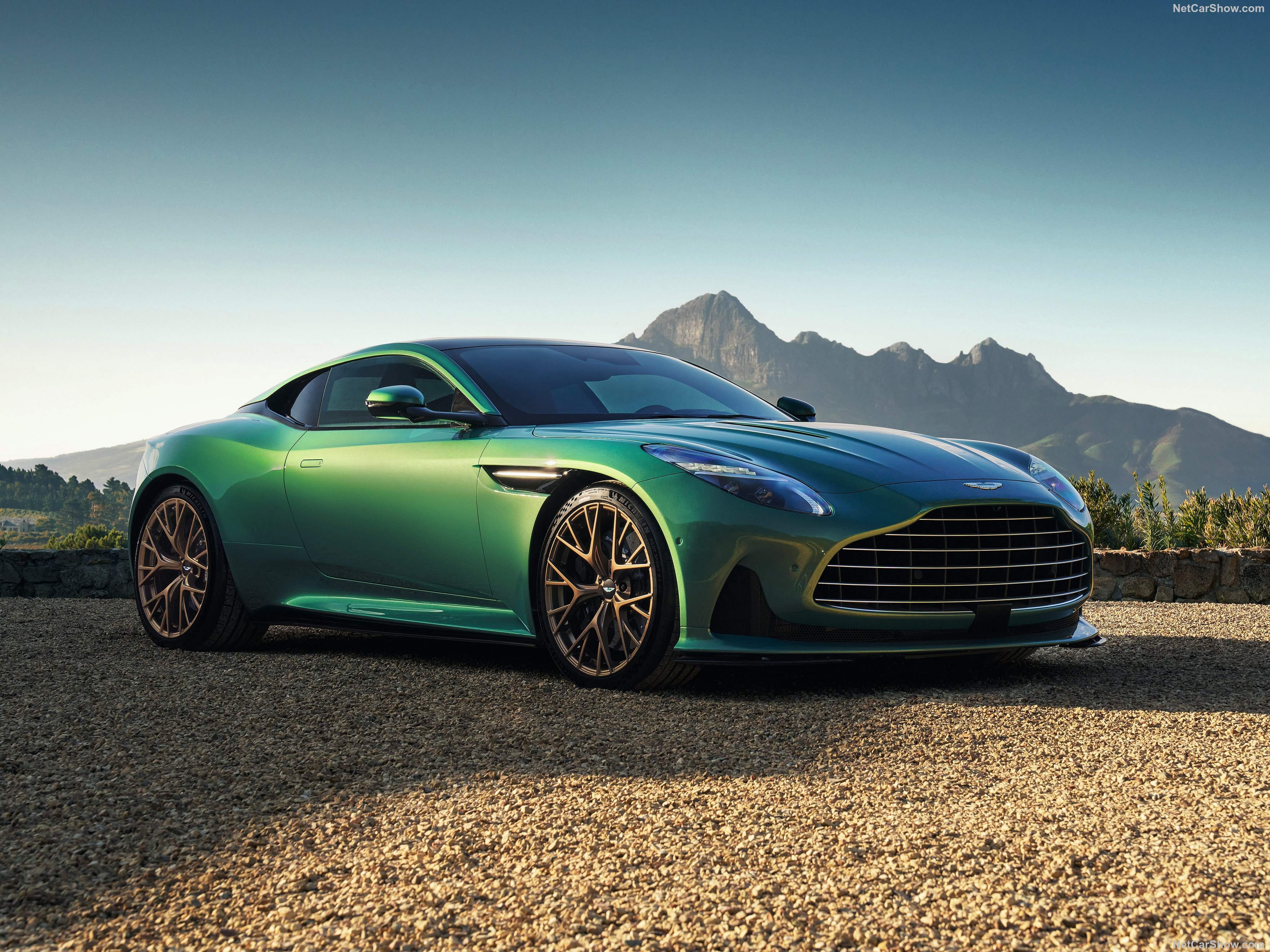 Aston Martin DB12 (2024)