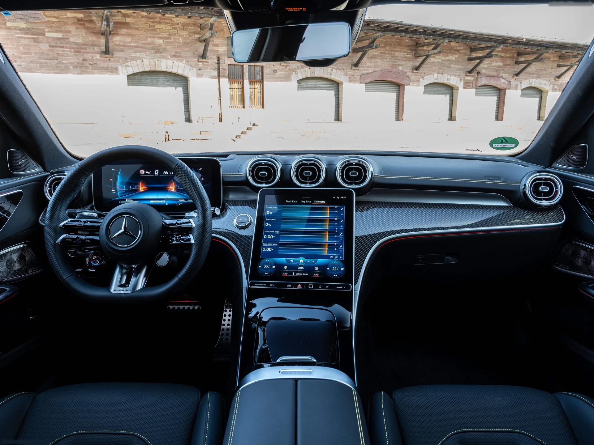 Mercedes-Benz C43 AMG (2023) - Interior