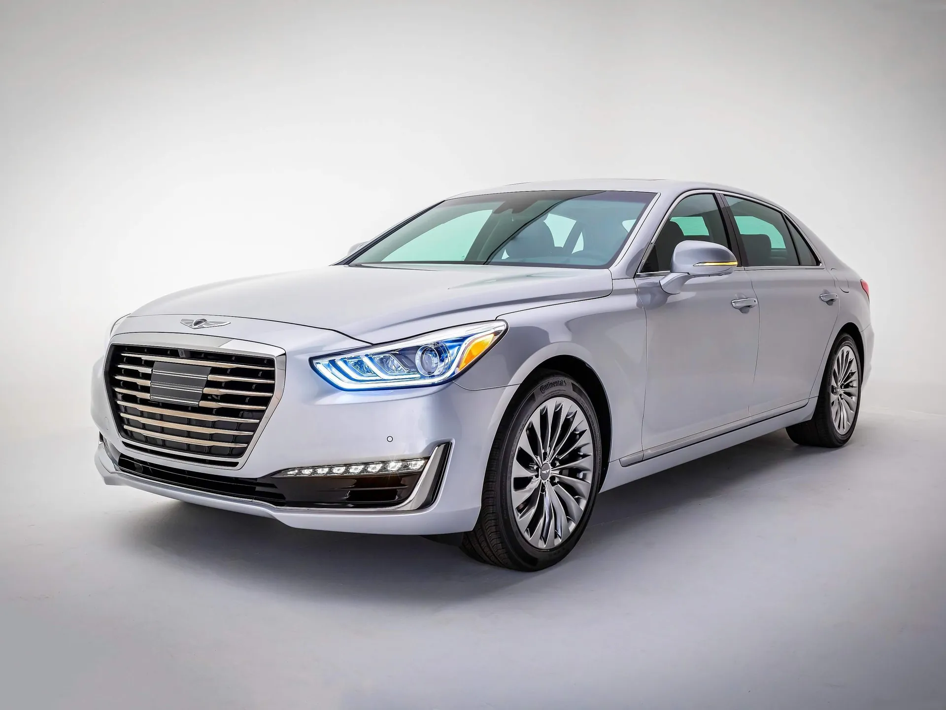 Genesis G90 (2017)