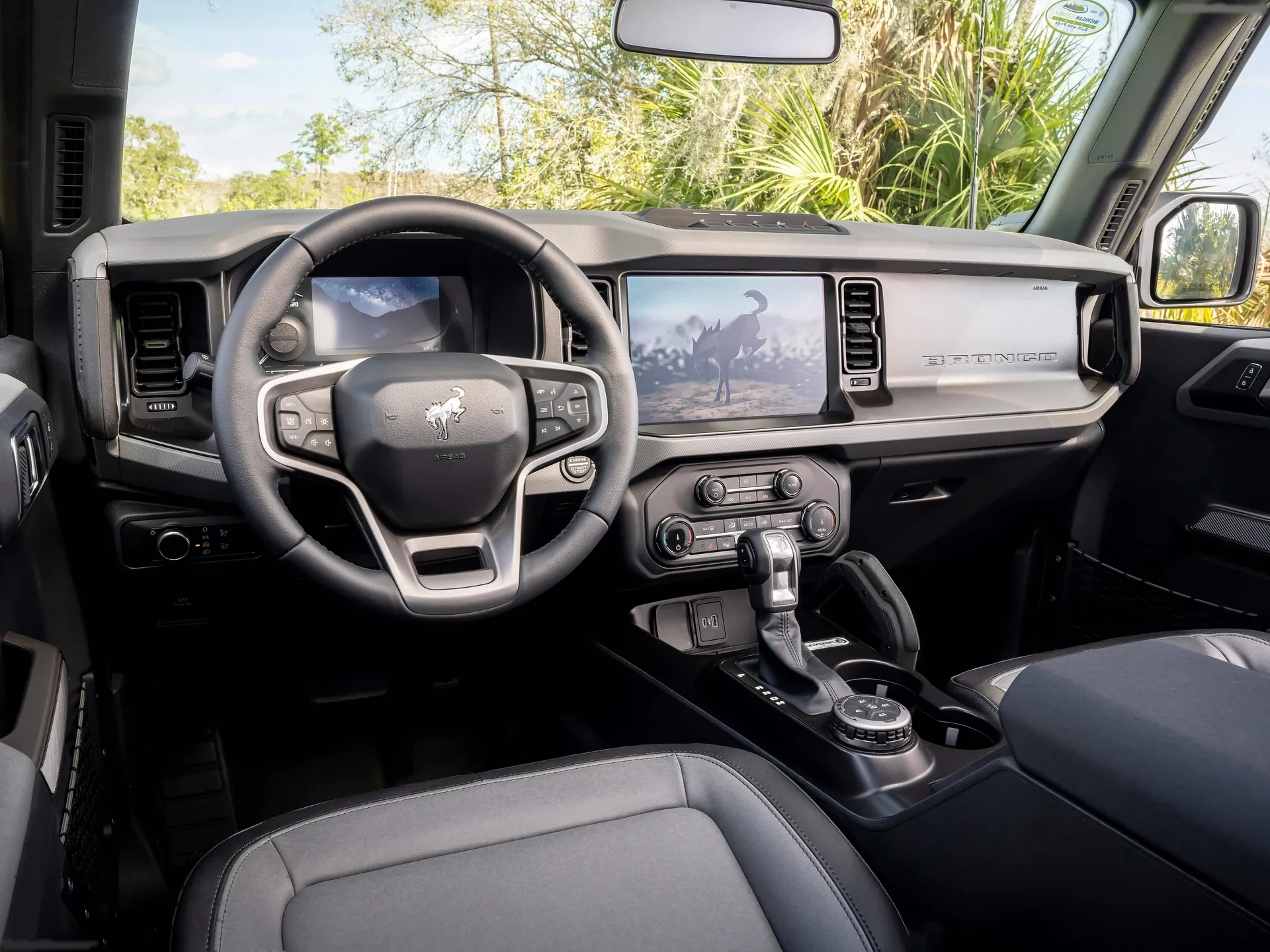 Ford Bronco Everglades Edition (2022) – interiér