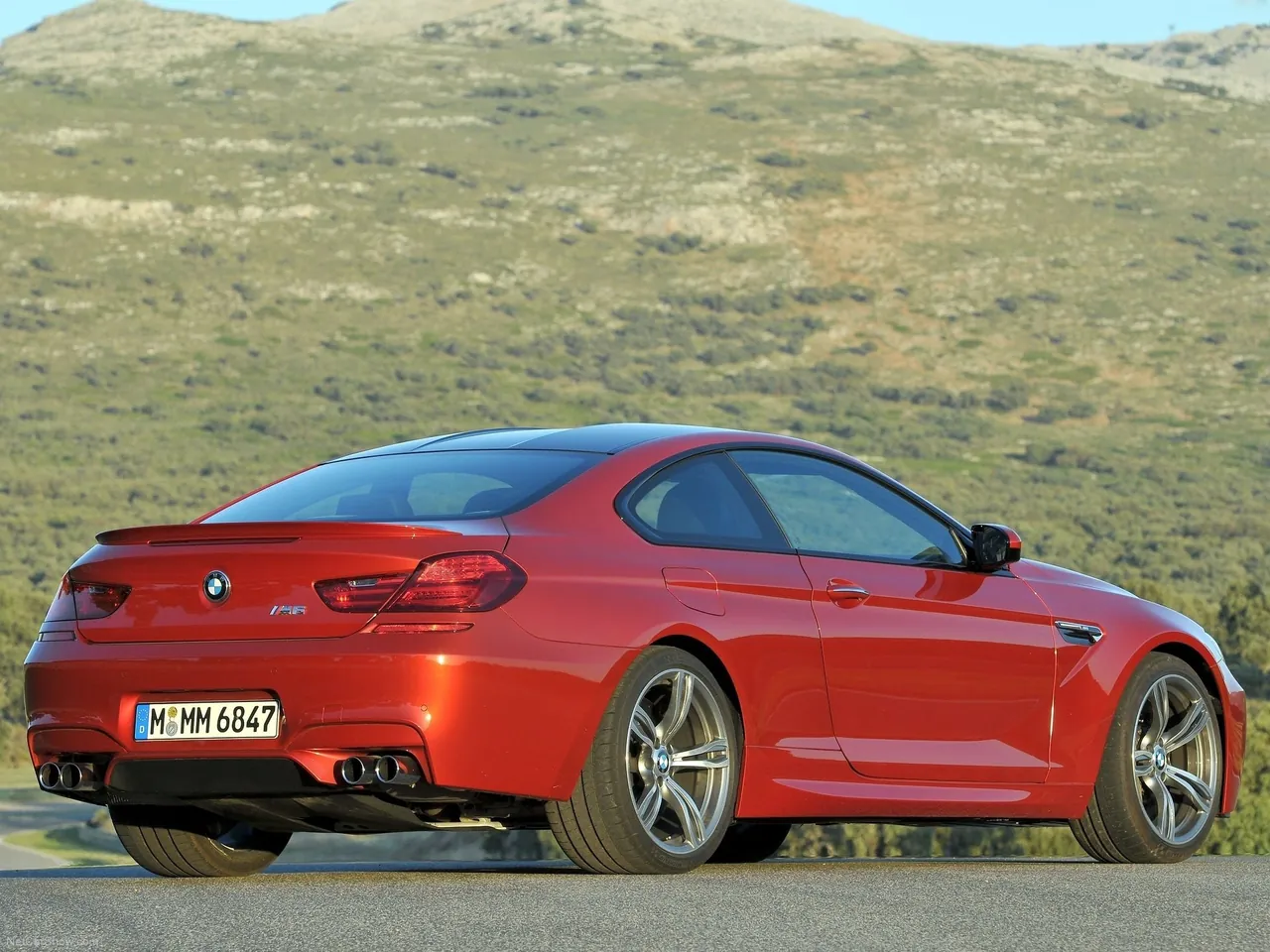 BMW M6 Coupe (2013) – zadní tříčtvrteční pohled