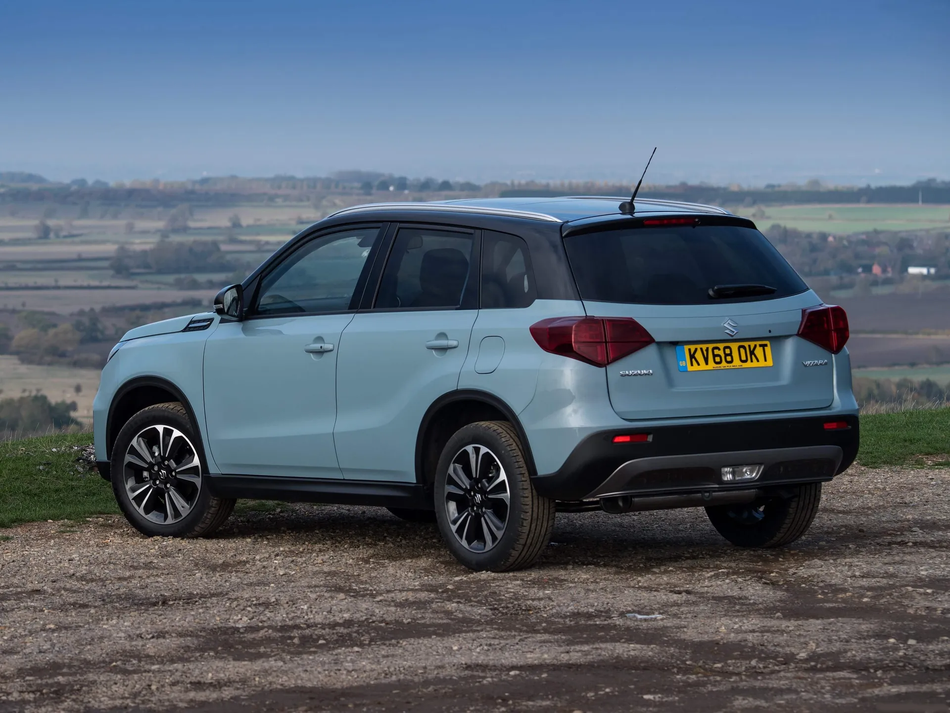 Suzuki Vitara (2019) – zadní tříčtvrteční pohled