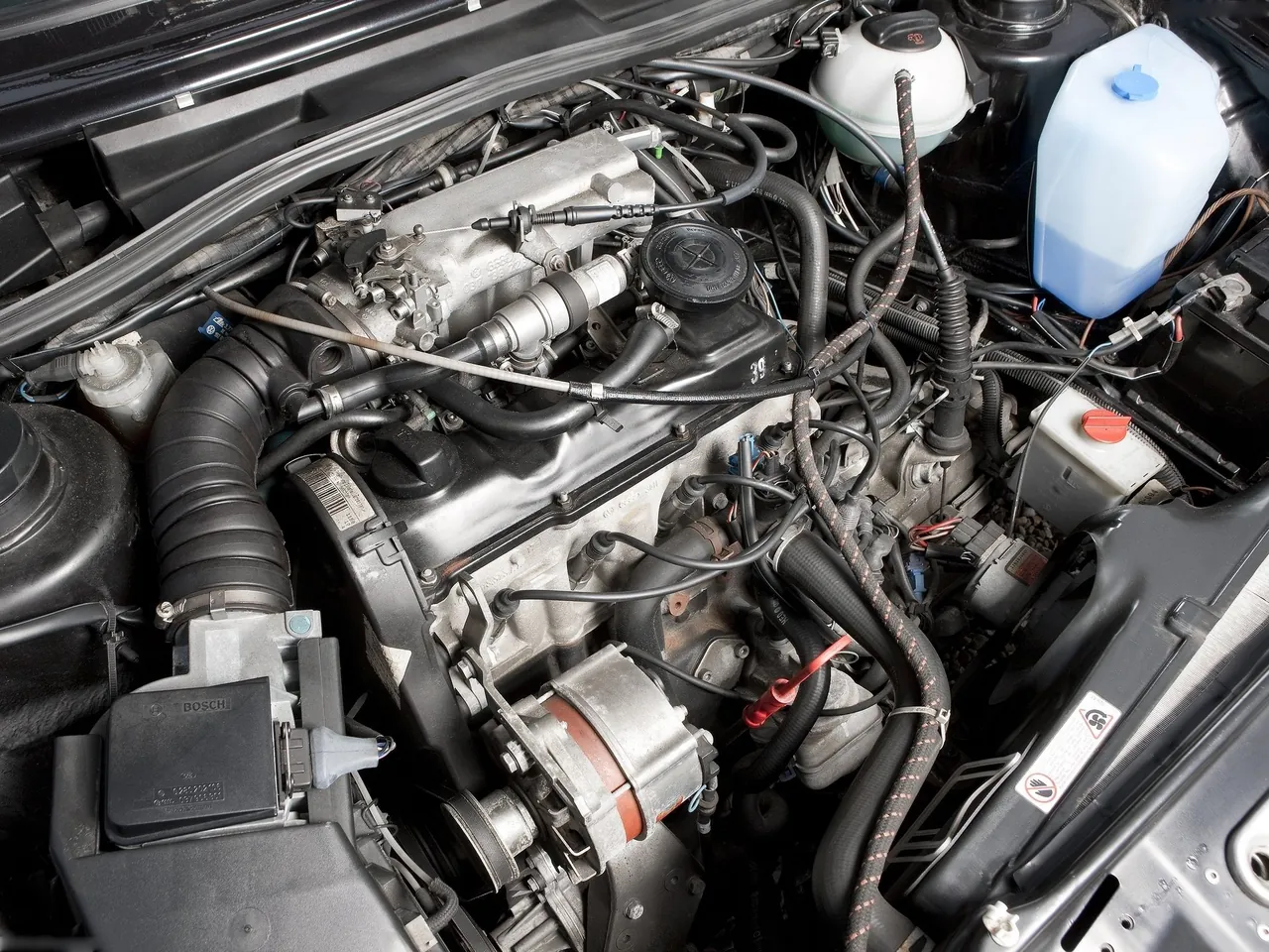 Volkswagen Golf II GTI (1983) - Engine