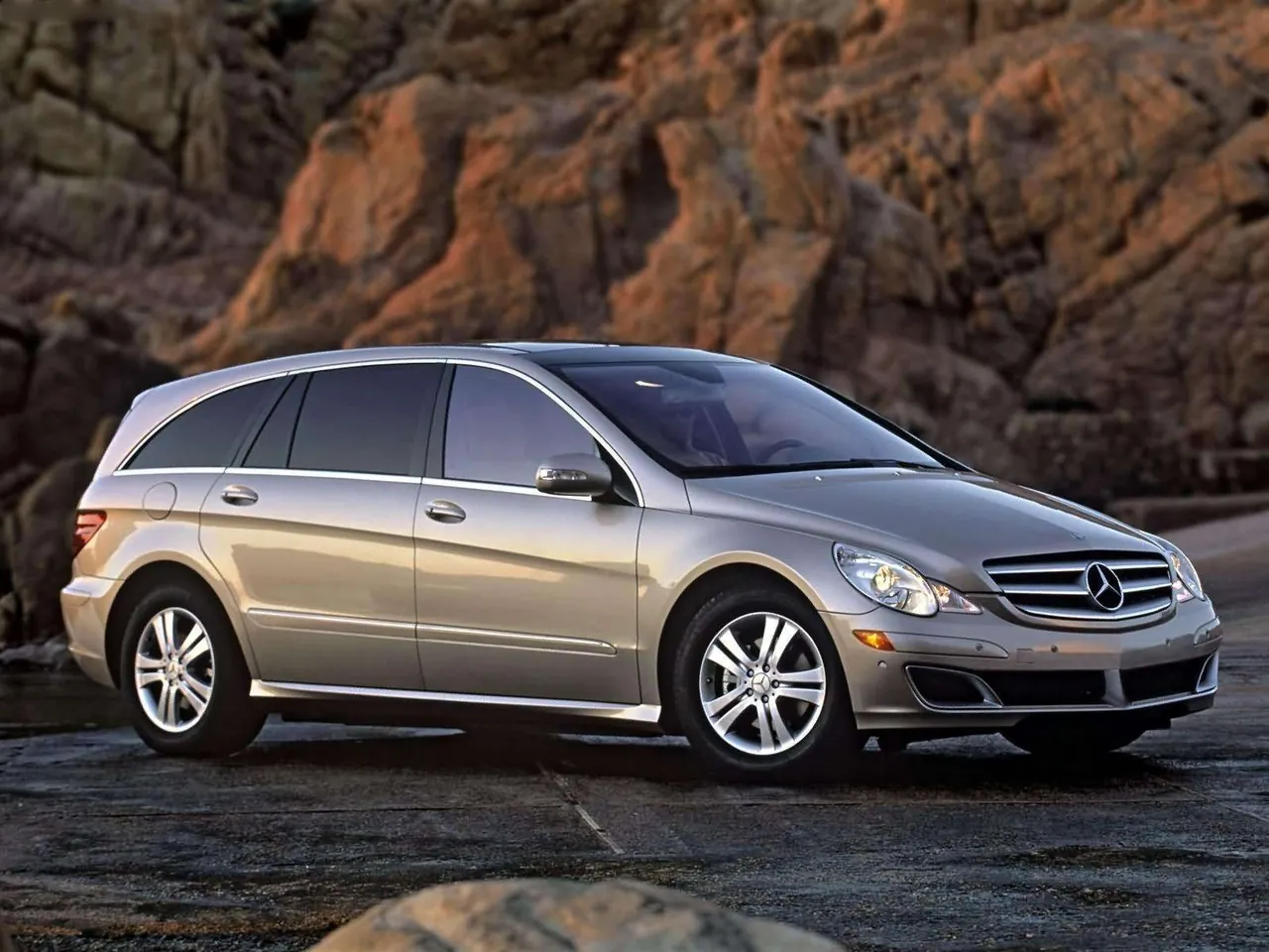 Mercedes-Benz R500 (2006)
