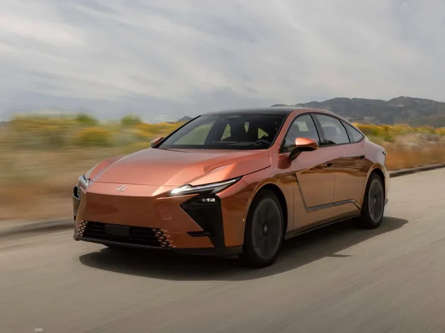 Lexus ES 500e AWD (2026)