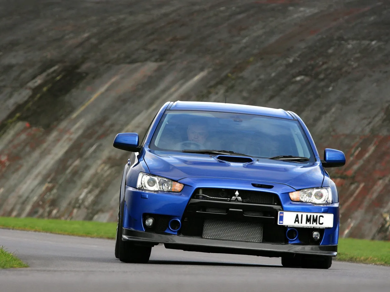 Mitsubishi Lancer Evolution X FQ-400 (2010) – zepředu