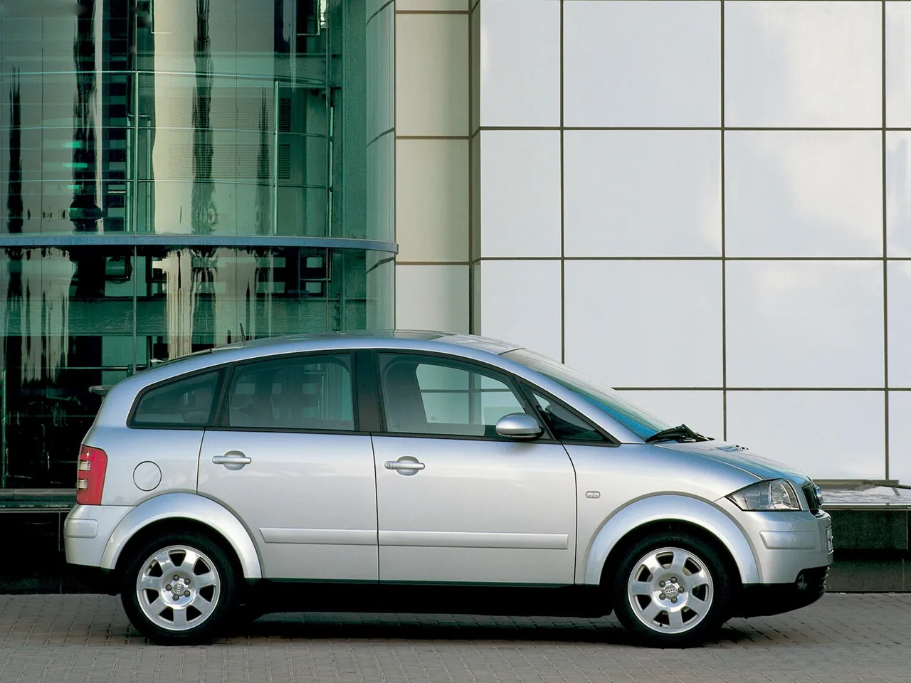 Audi A2 (2000) – boční profil