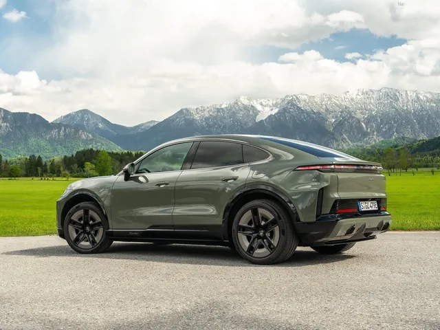 Porsche Cayenne Turbo Coupe Electric (2027)