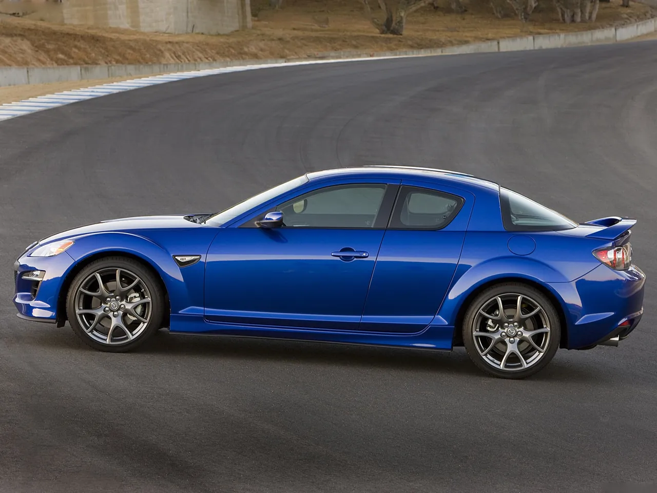 Mazda RX-8 (2009) – boční profil