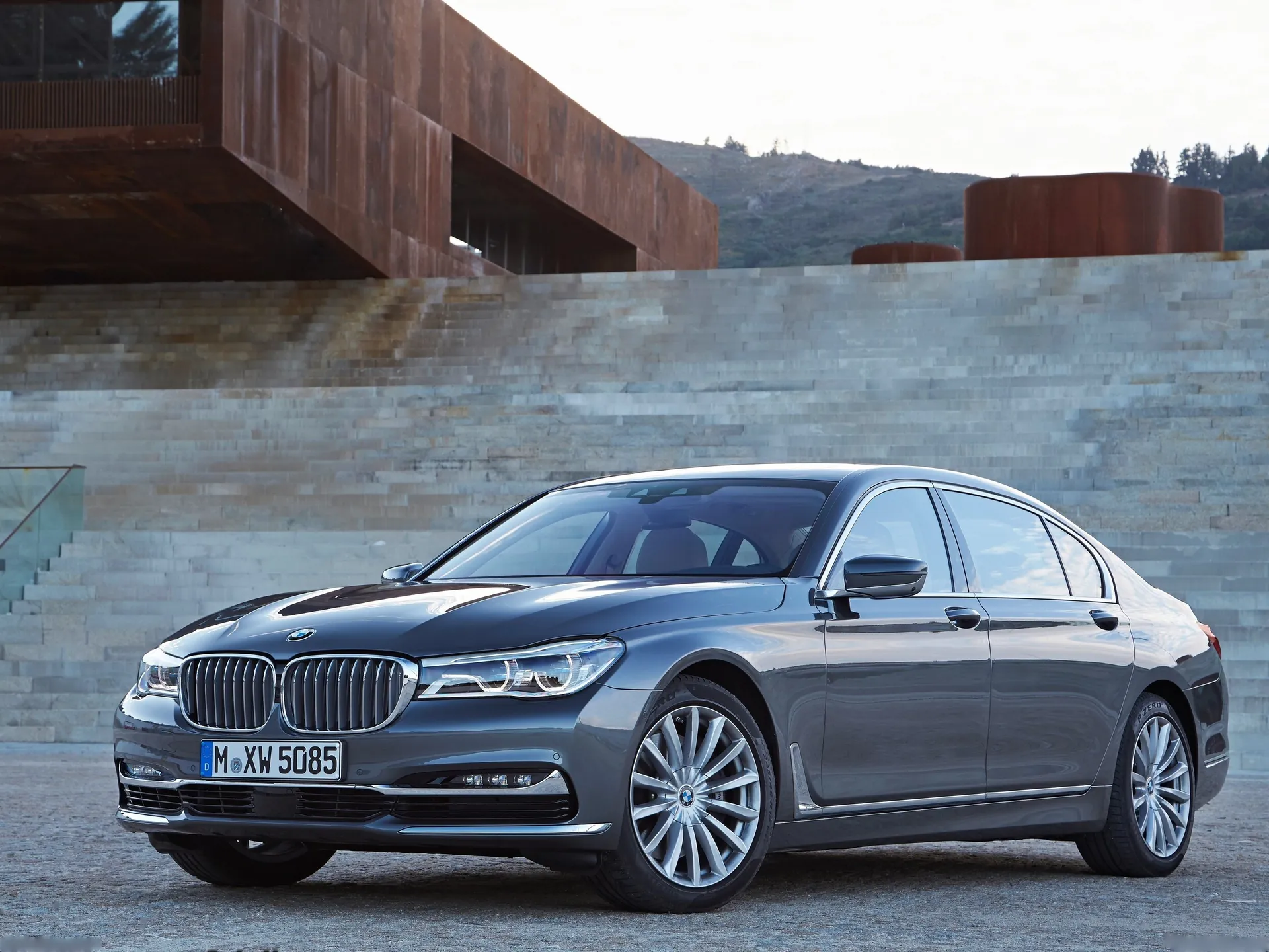 BMW 750Li xDrive (2016)