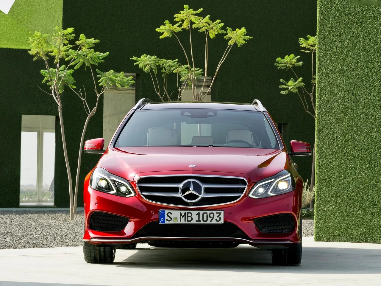 Mercedes-Benz E-Class Estate (2014) – zepředu