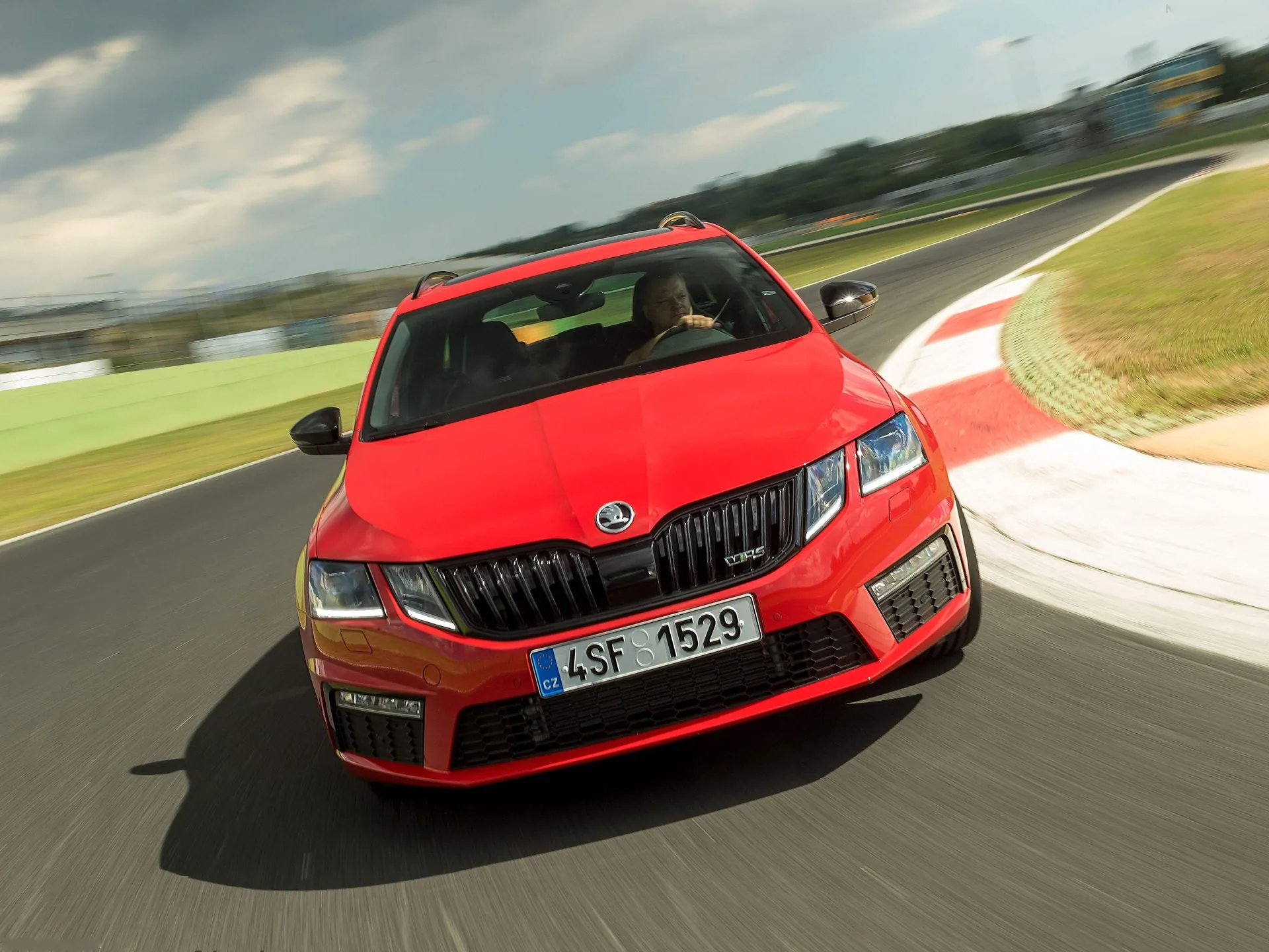 Skoda Octavia RS 245 Combi (2018) – zepředu