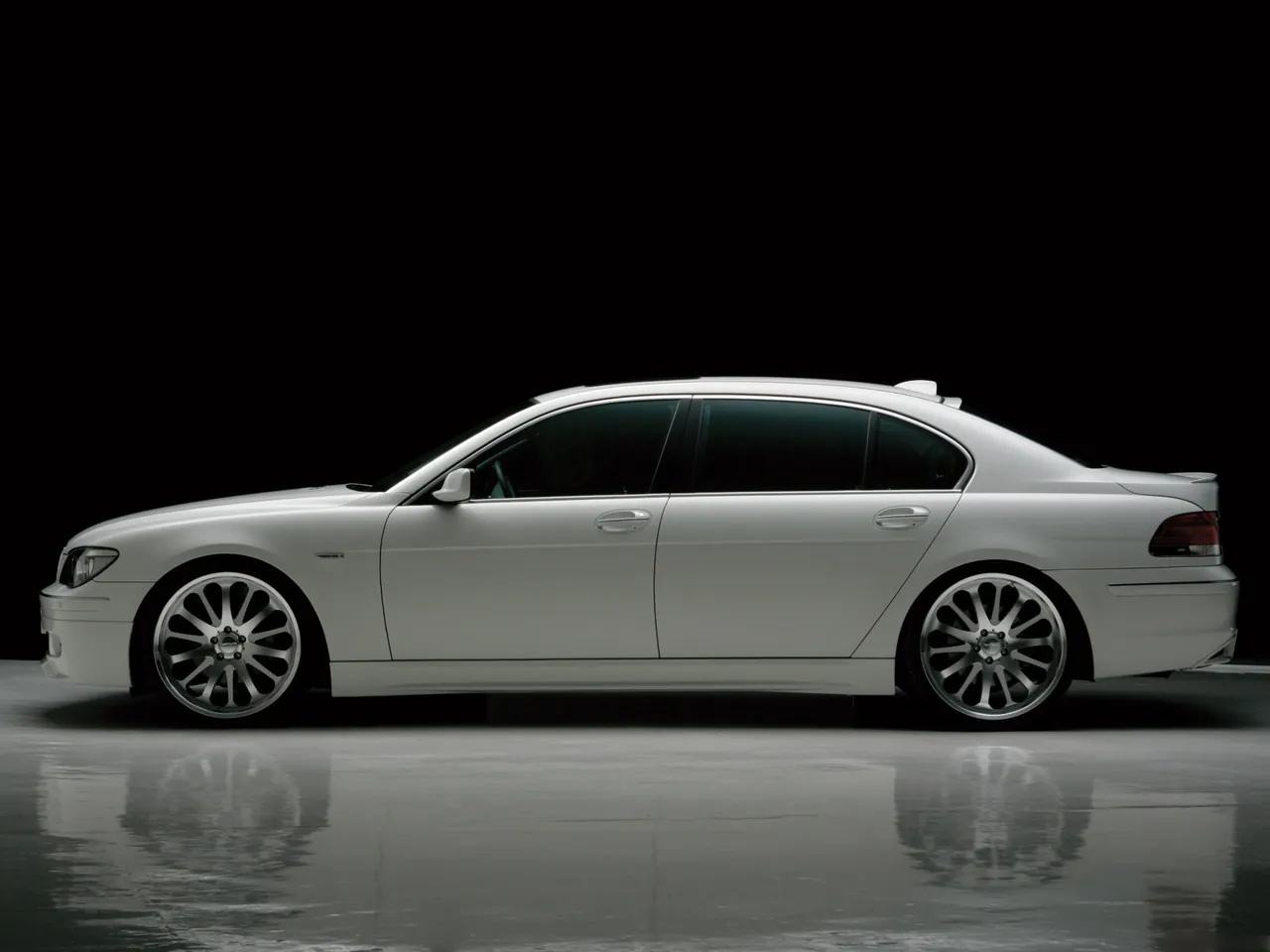 Wald BMW 7-Series (2005) – boční profil