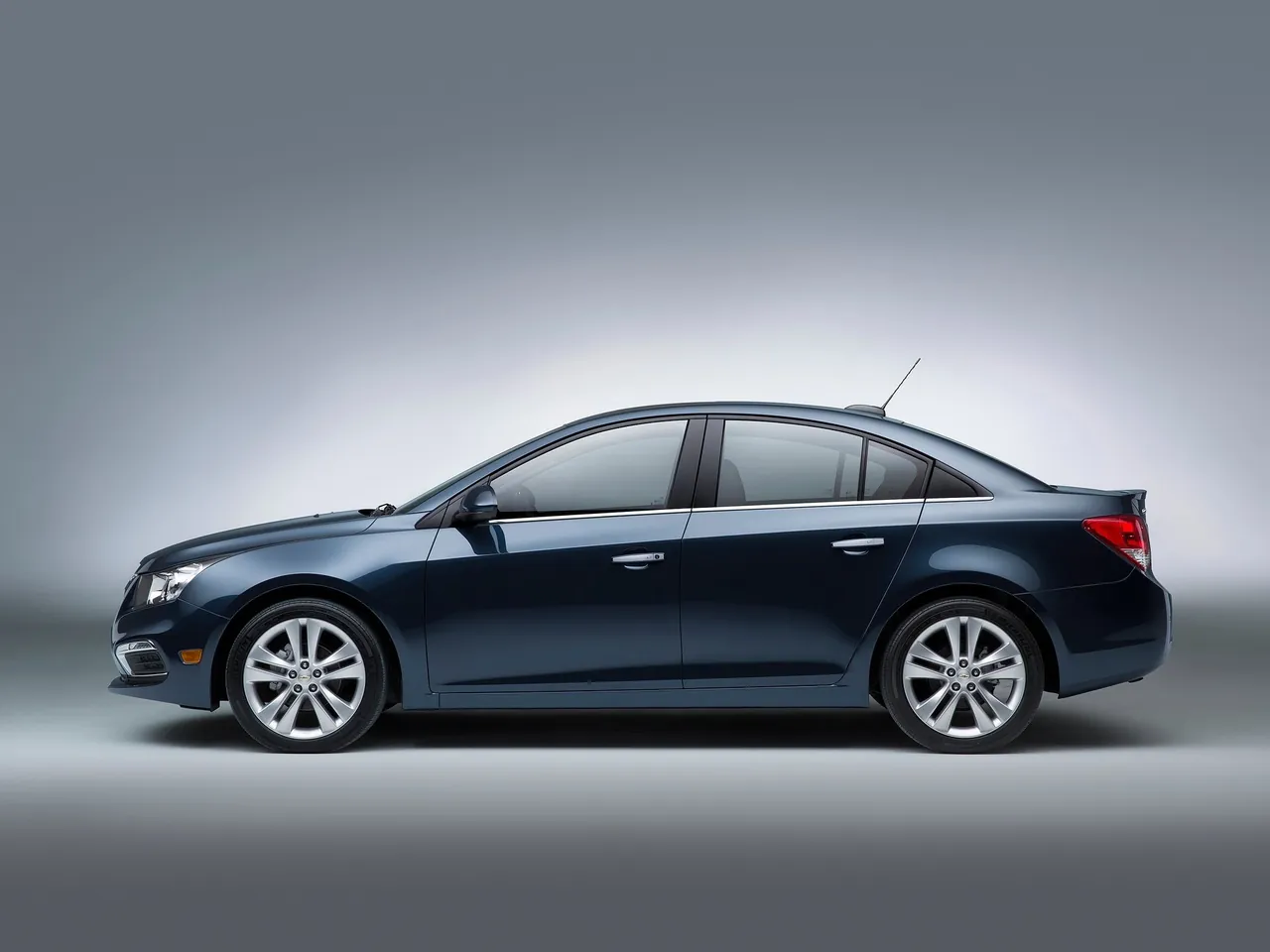 Chevrolet Cruze (2015) – boční profil